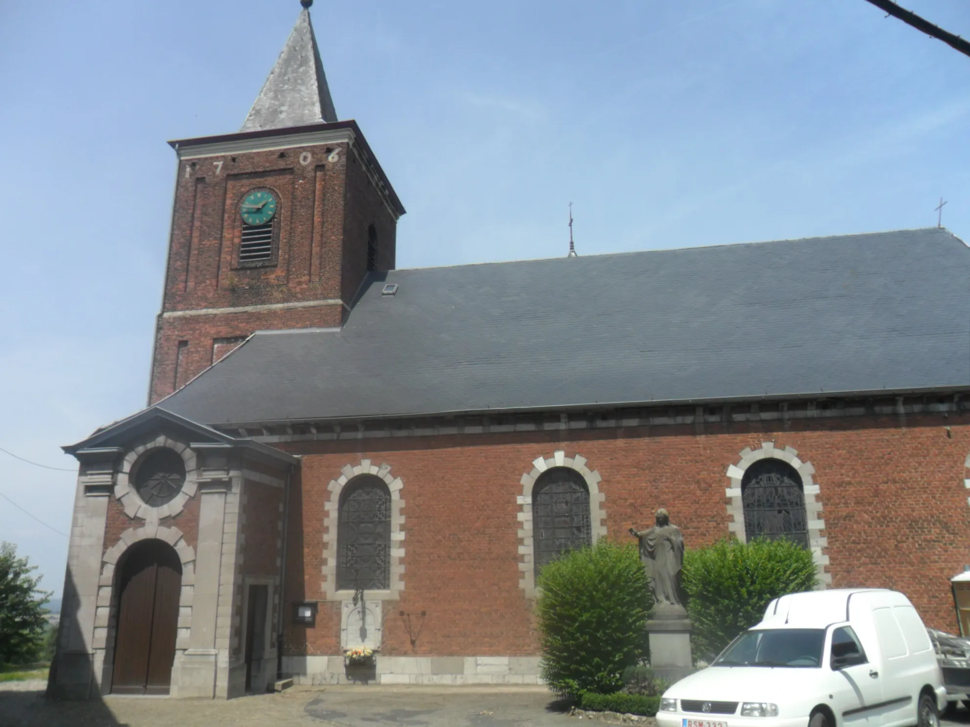 Photo showing: Sint-Laurentiuskerk in Neufchâteau in België, in juli 2013.