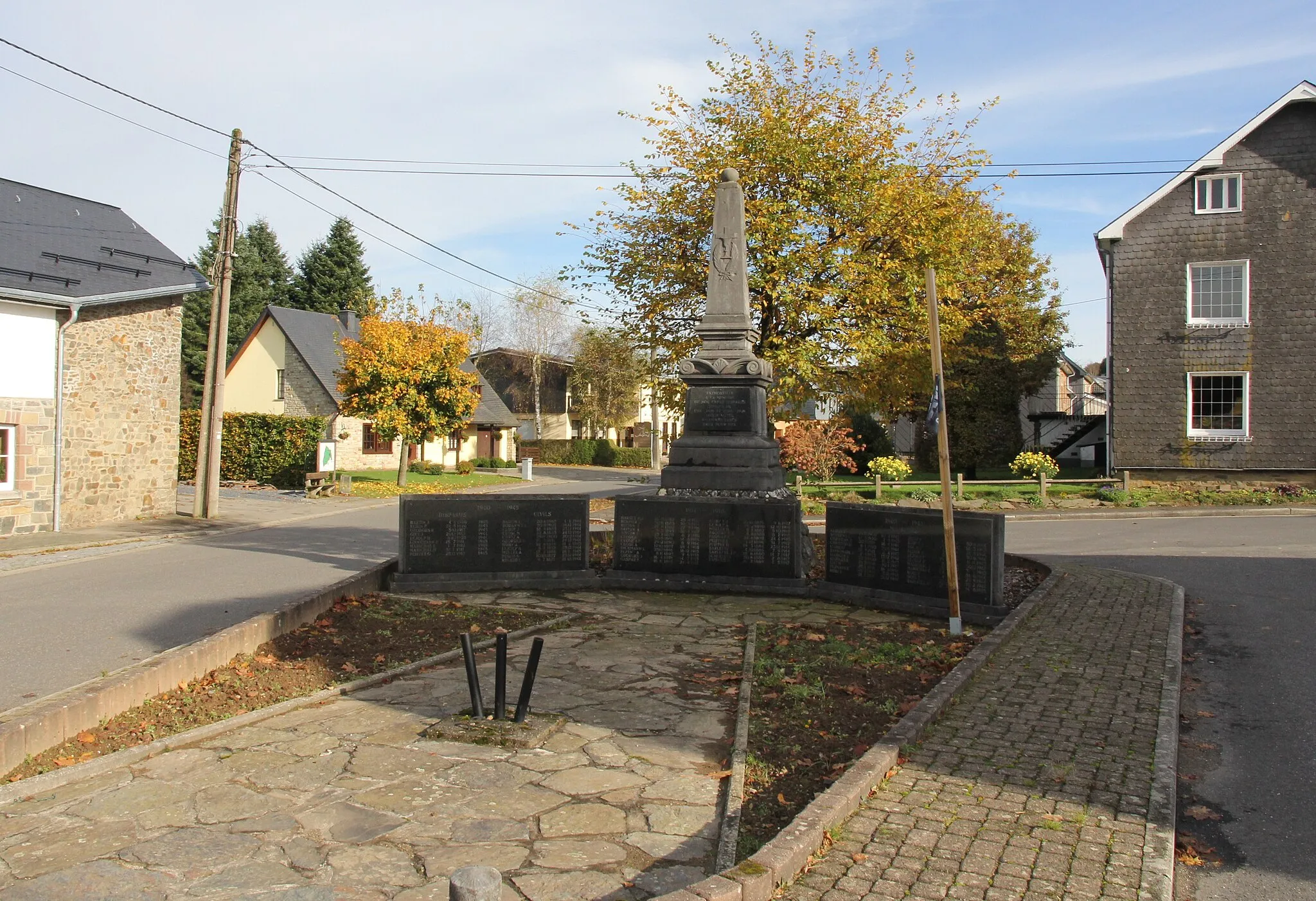 Photo showing: Denkmal für die Gefallenen und getöteten Bürger von Faymonville zwischen 1940 bis 1945
