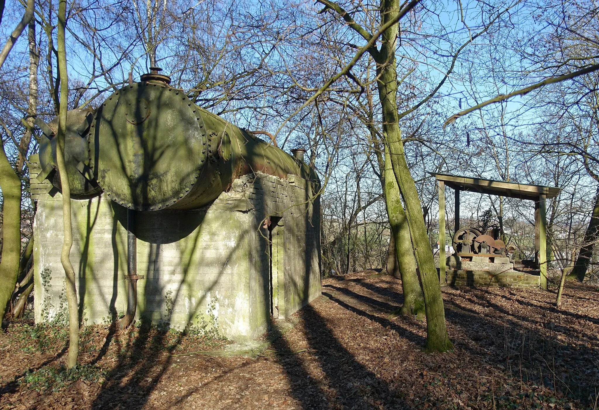 Photo showing: Réservoir sur le terril du Charbonnage Bas-Bois Soumagne