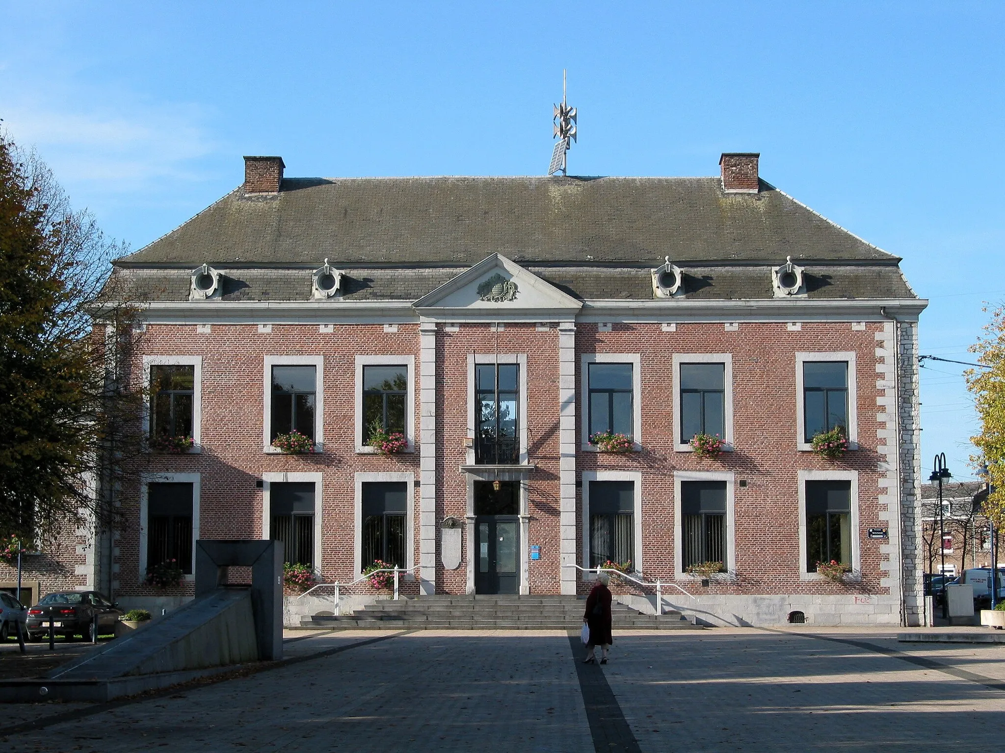 Photo showing: Wanze (Belgium), the town hall.