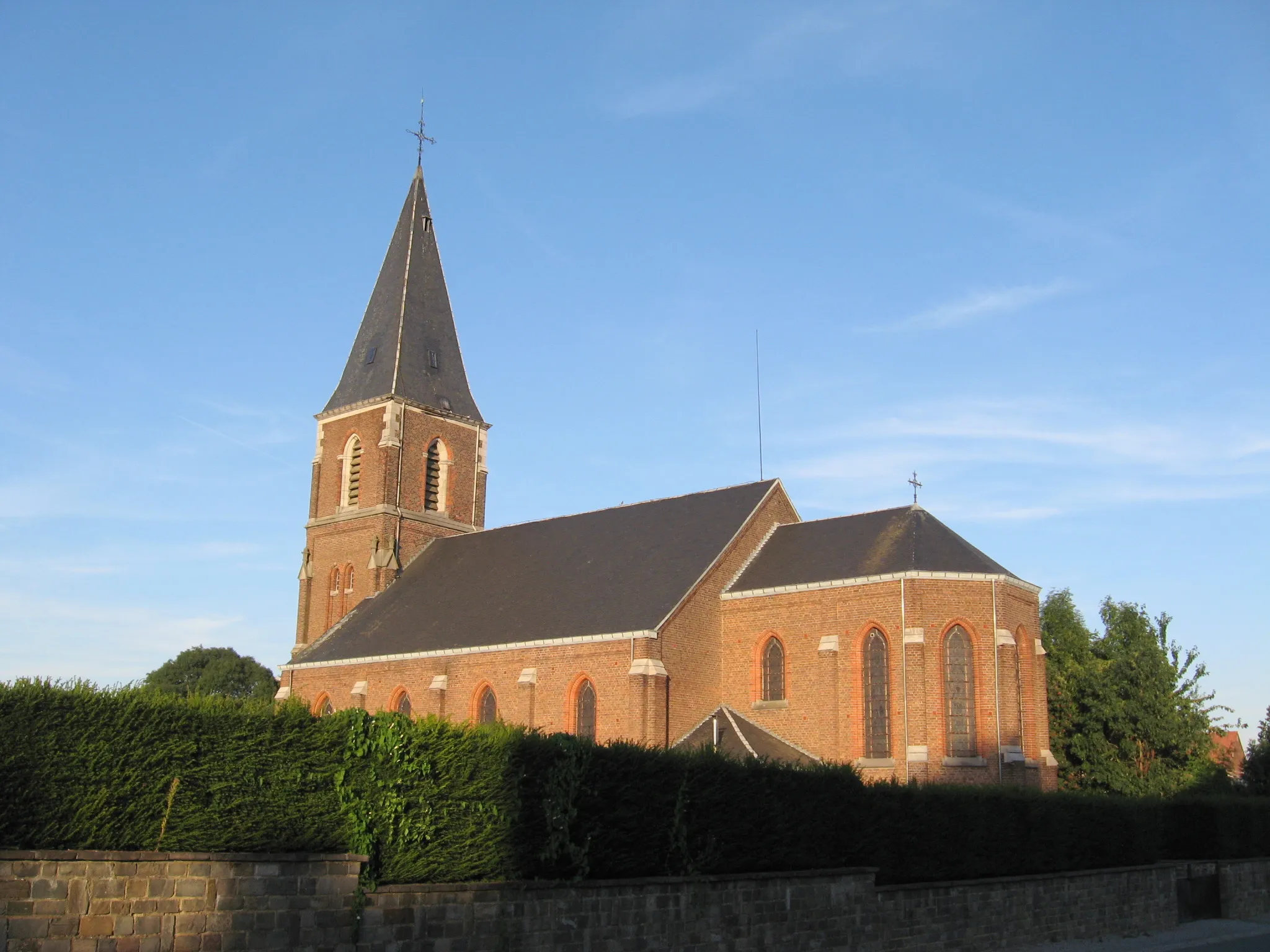 Photo showing: Church of Saint Peter in Borlez, Faimes, Liège, Belgium