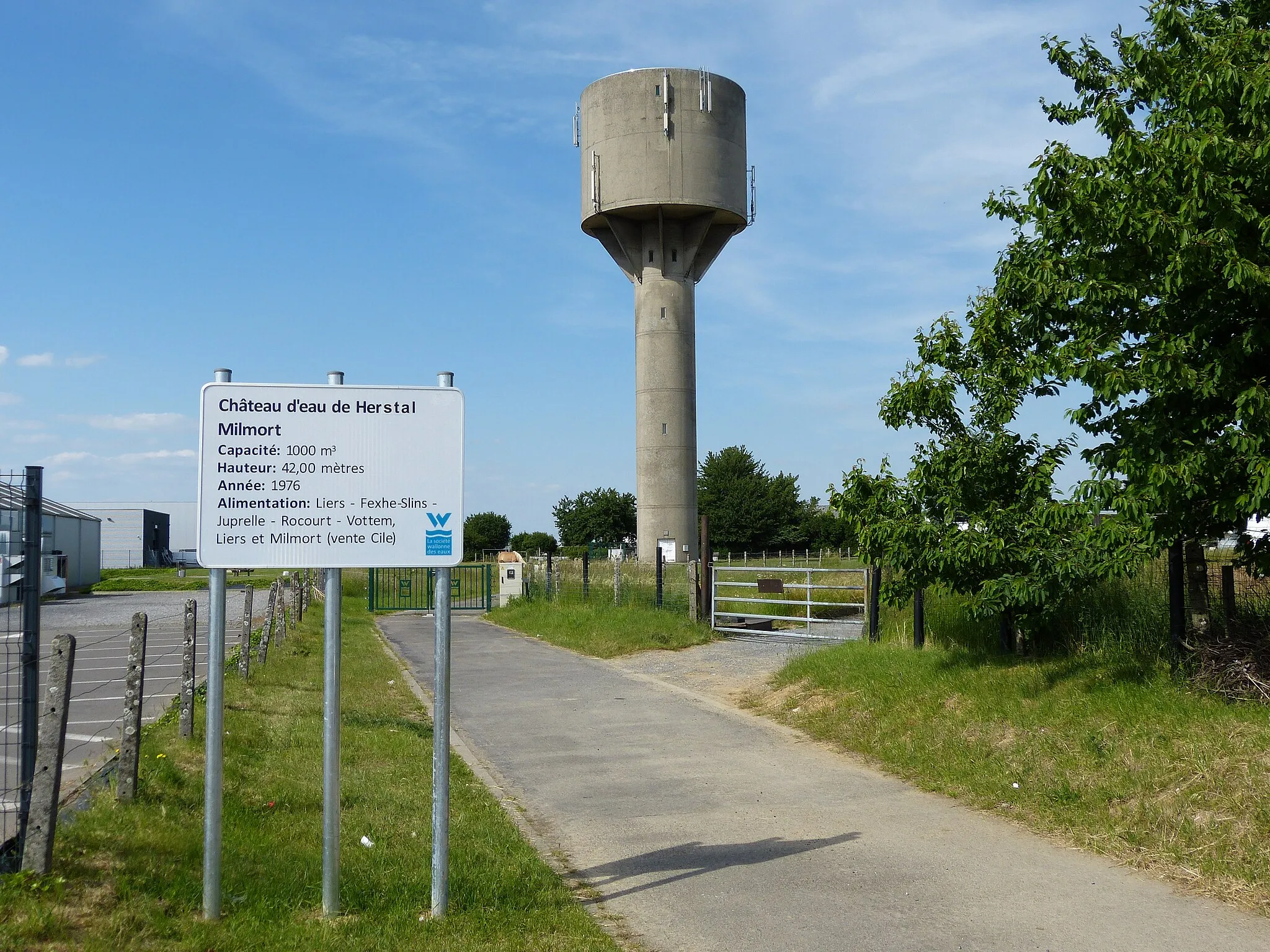 Photo showing: Milmort Route de Liers Watertoren.JPG