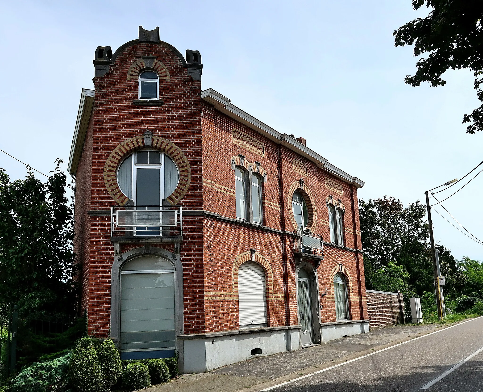 Photo showing: House with art nouveau elements in Beauduinstraat 15 in Gingelom (Belgium)
