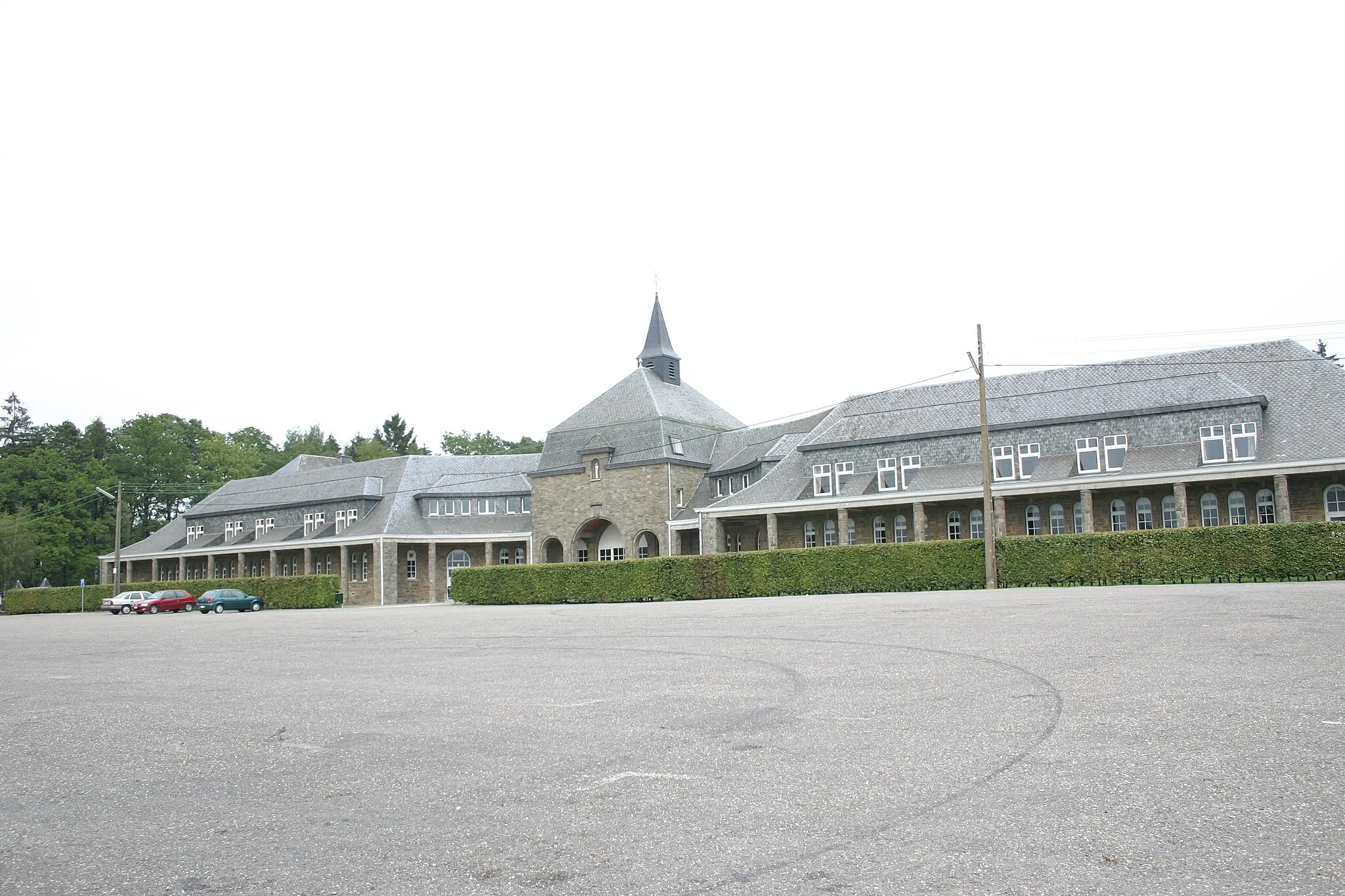 Photo showing: Gebai vun der Hospitalté Notre-Dame.