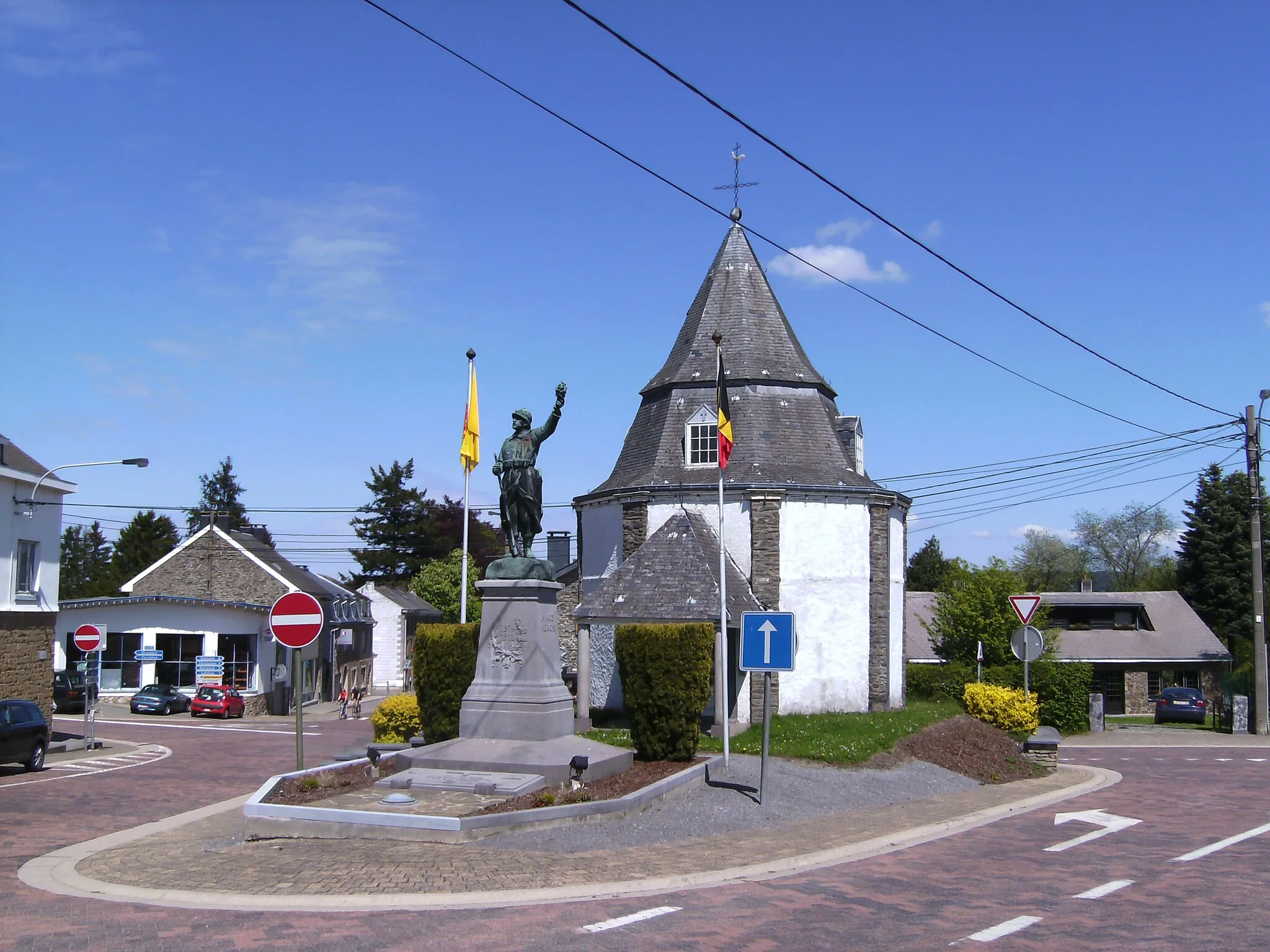 Photo showing: Lierneux, war monument