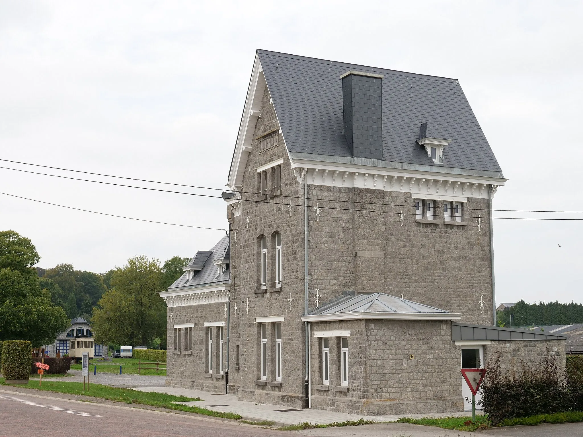 Photo showing: La station vicinale (SNCV - NMVB) de Lierneux, récemment restaurée.