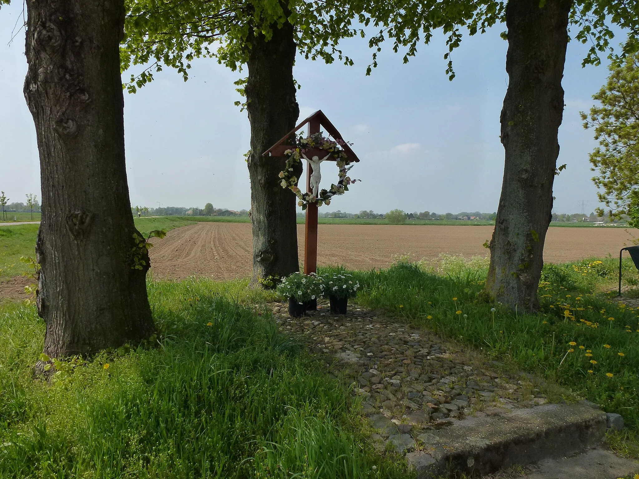 Photo showing: Stevensweert (Maasgouw) wegkruis bij Hompese molen