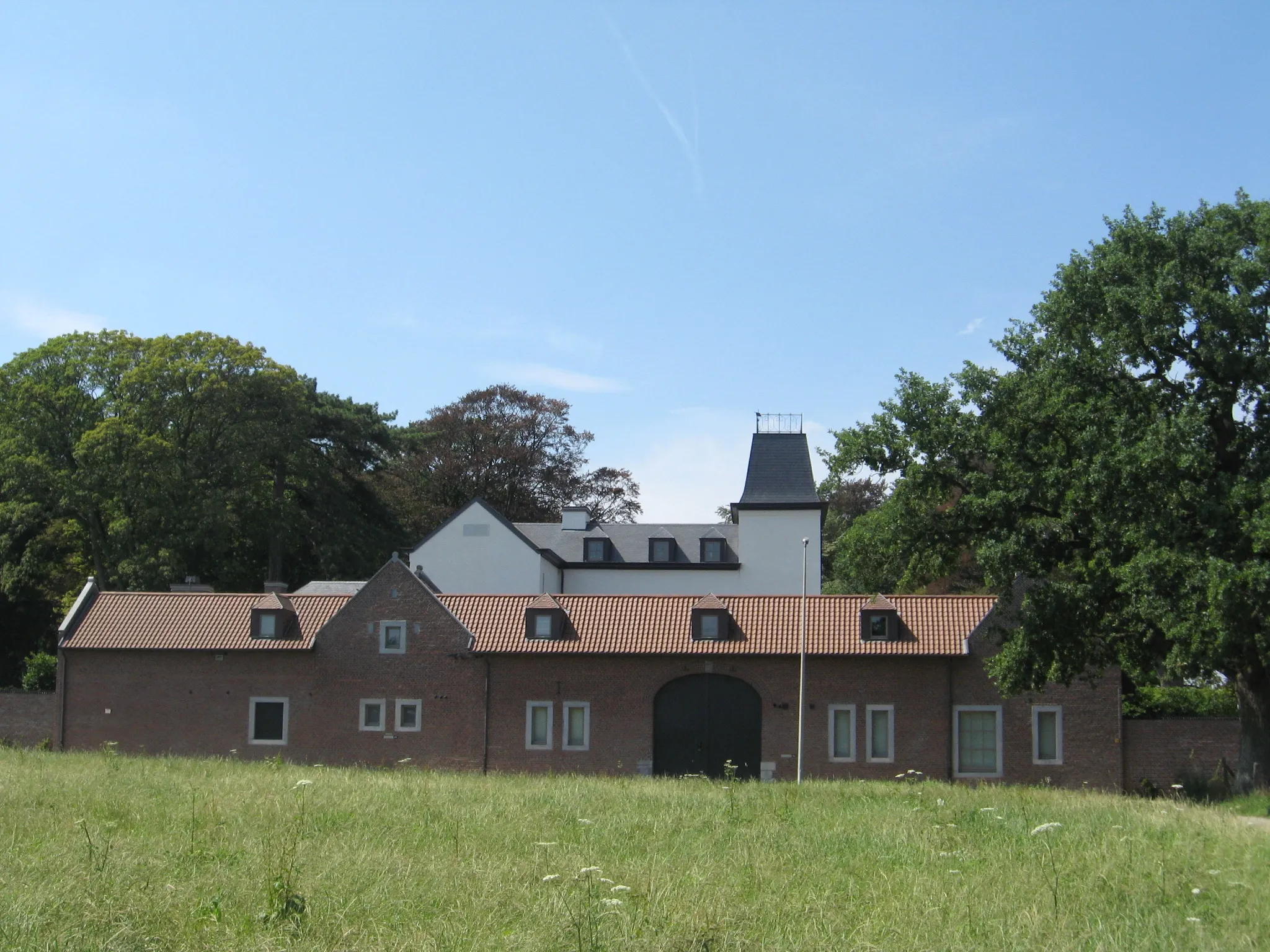 Photo showing: Kasteel van Pietelbeek in Hasselt (witte gebouw achter de Pietelbeekwinning)