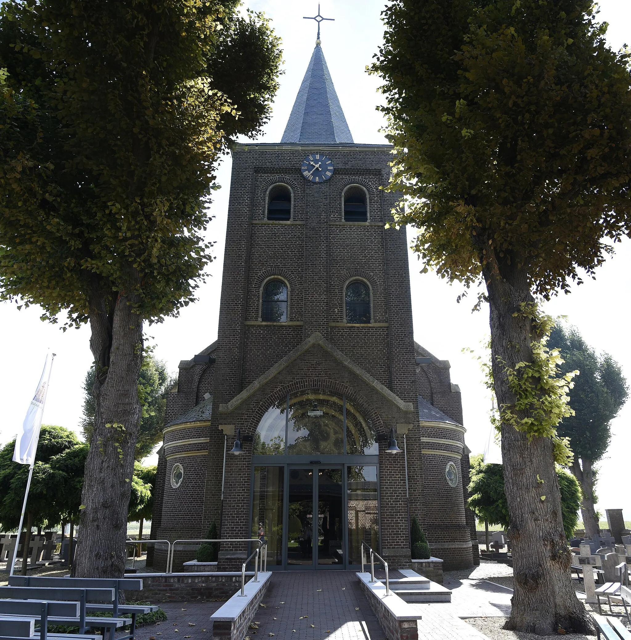 Photo showing: De Sint-Gertrudiskerk te Heppeneert, België