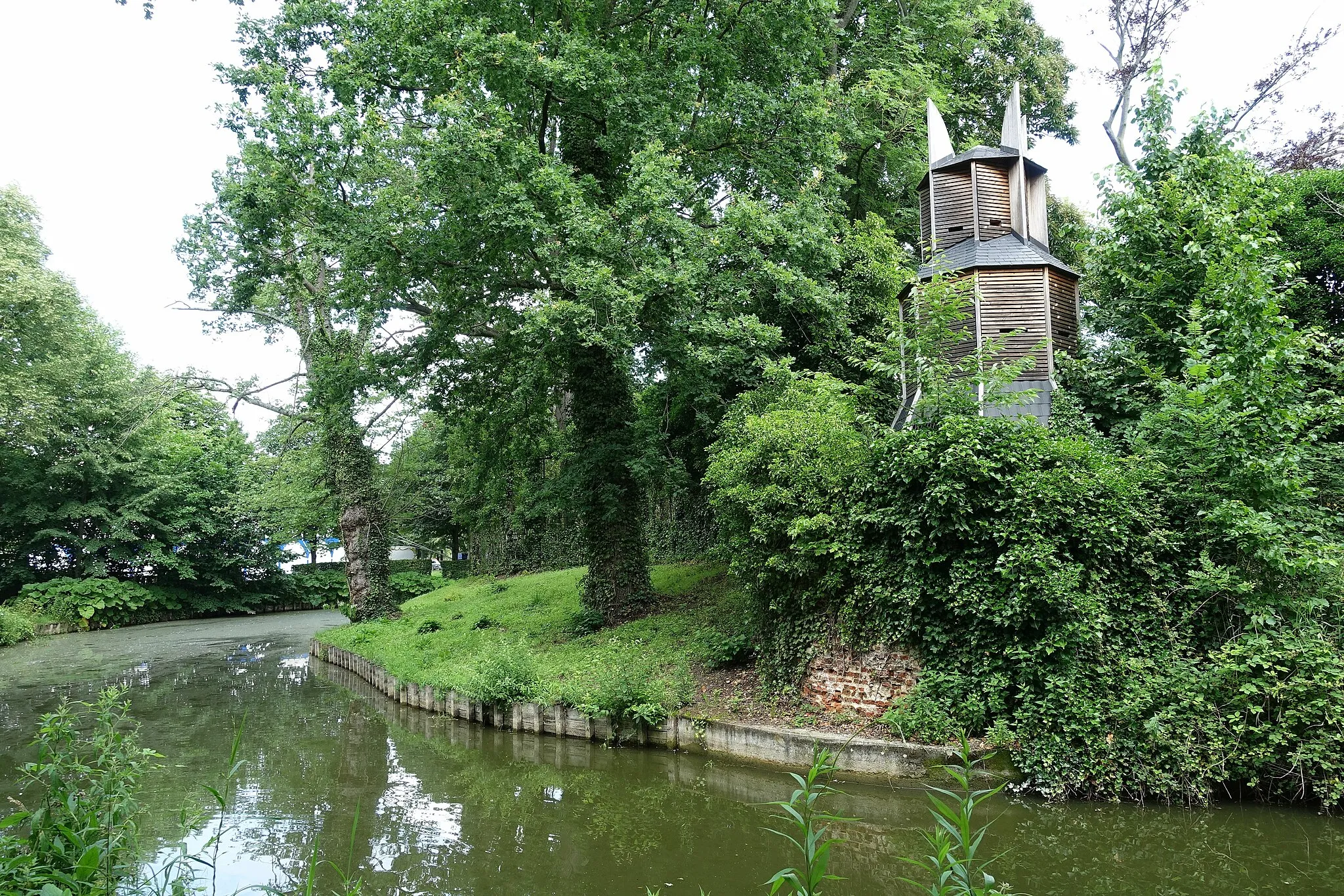 Photo showing: Motte  (kunstmatige verhoging uit de Middeleeuwen) van het Prinsenhof in Kuringen (Hasselt)