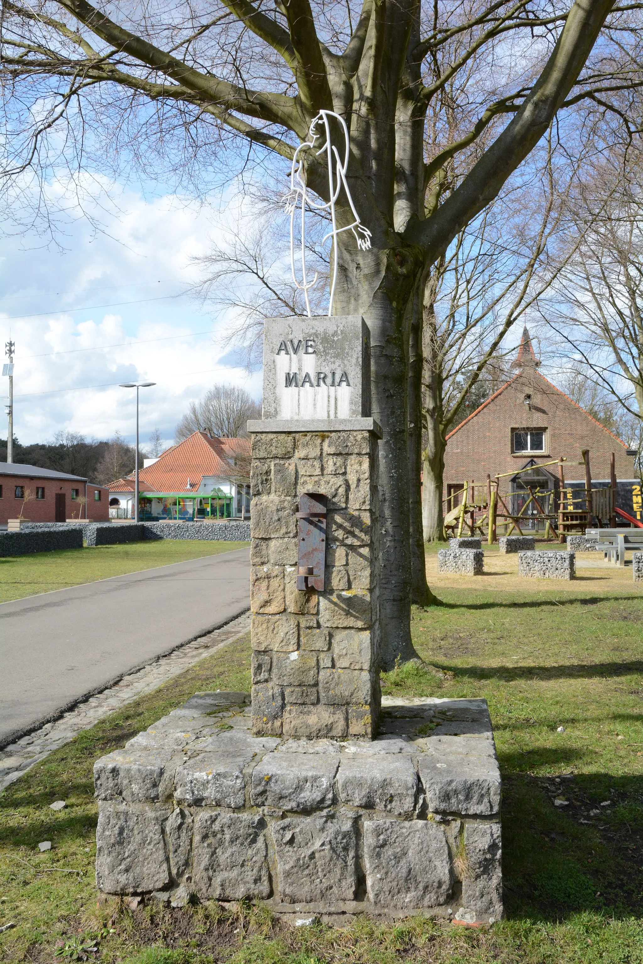 Photo showing: Mariabeeld in Stotert, Olmen