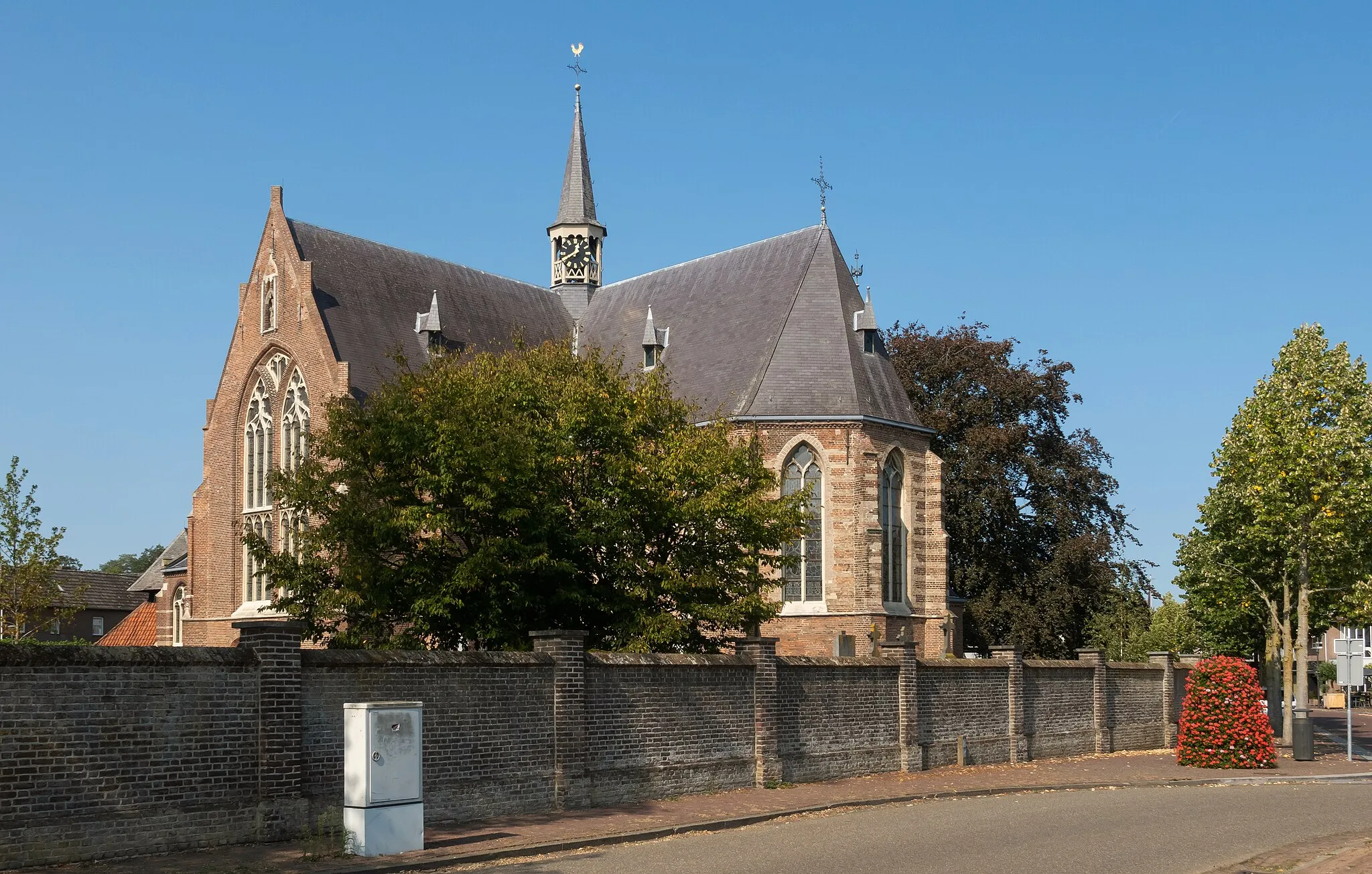 Photo showing: Bergeijk, church: the Sint-Petrus' Bandenkerk oor the Hofkerk