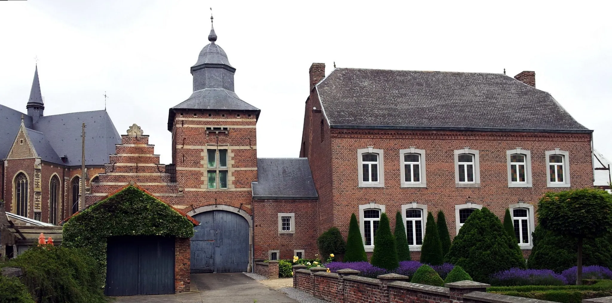 Photo showing: Zepperen, near Sint-Truiden, Belgium. View of Ouwerxhoeve (17th c).