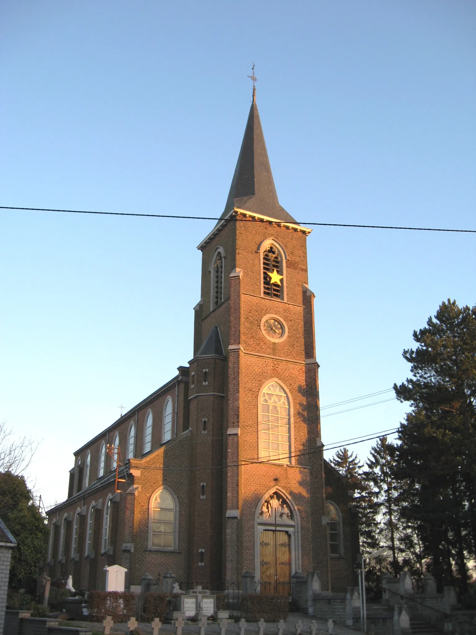 Photo showing: Church of Saint Peter in Teuven, Voeren, Limburg, Belgium