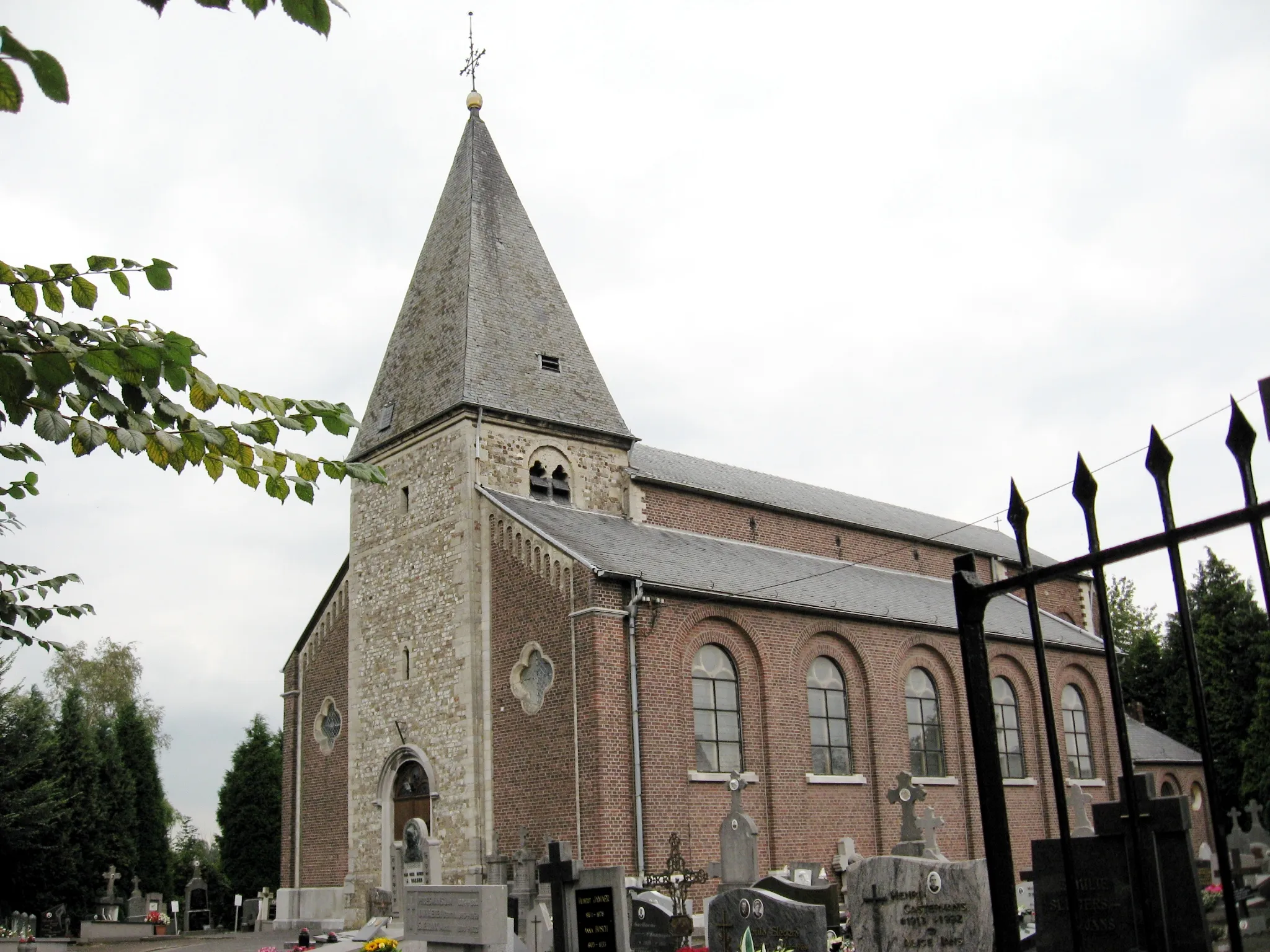 Photo showing: Church of Saint Hubertus in Henis, Tongeren, Limburg, Belgium