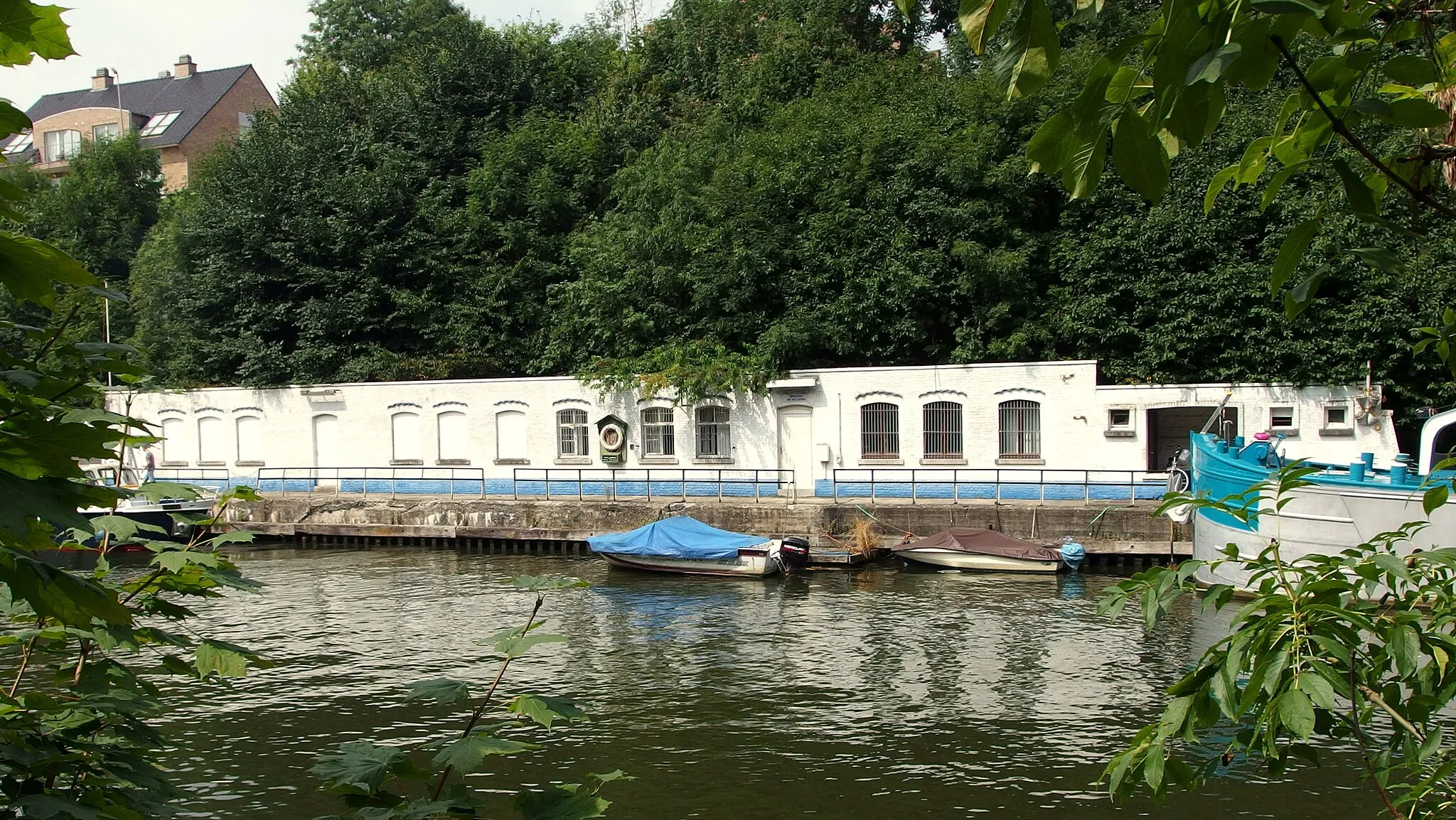 Photo showing: 2014-07-27 Former Belgium - The Netherlands Border post at Zuid-Willemsvaart in Smeermaas.