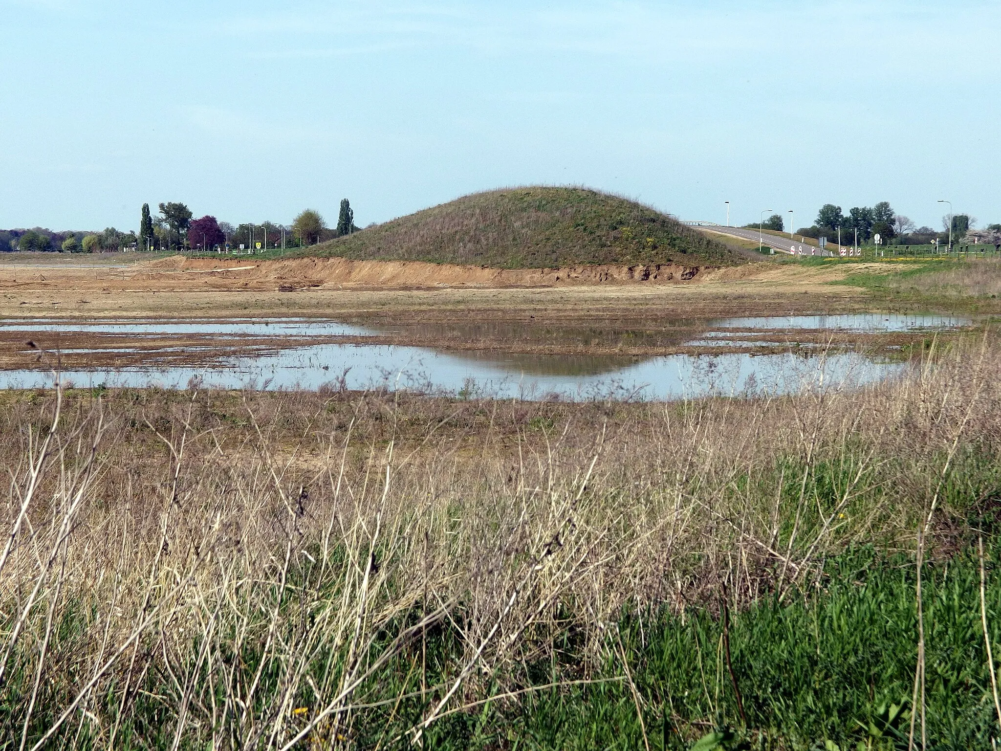 Photo showing: 2013-05-05 in Maastricht; Grensmaasproject between Borgharen and Itteren.