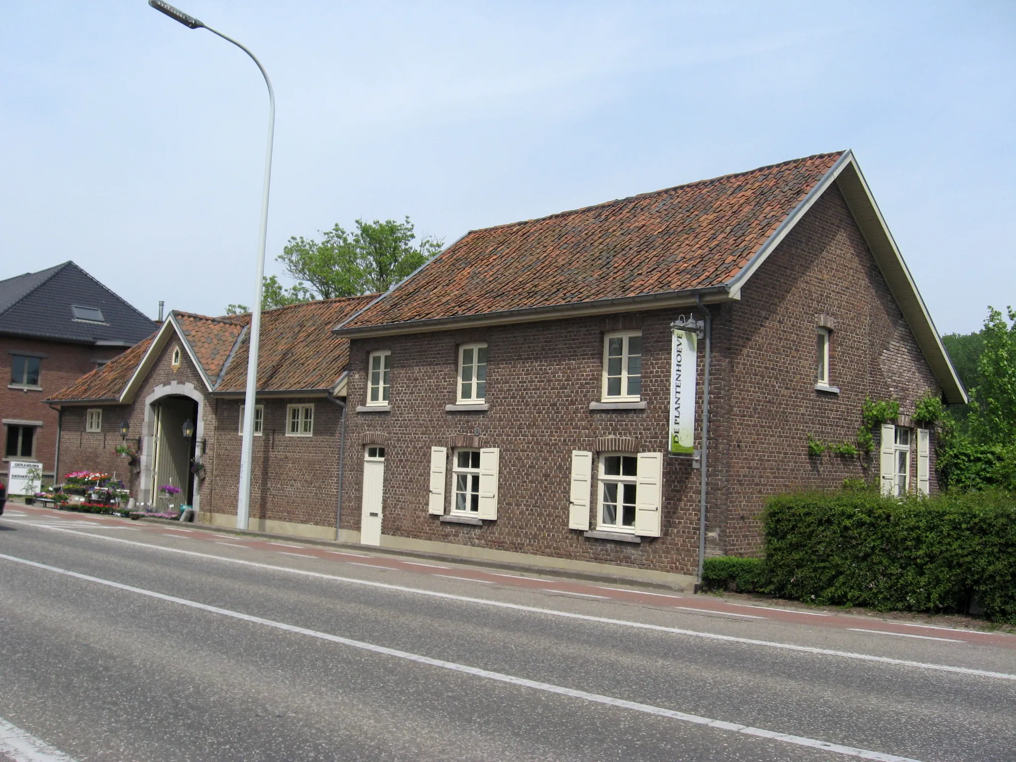 Photo showing: Gesloten hoeve, Luikersteenweg 530 in Hasselt