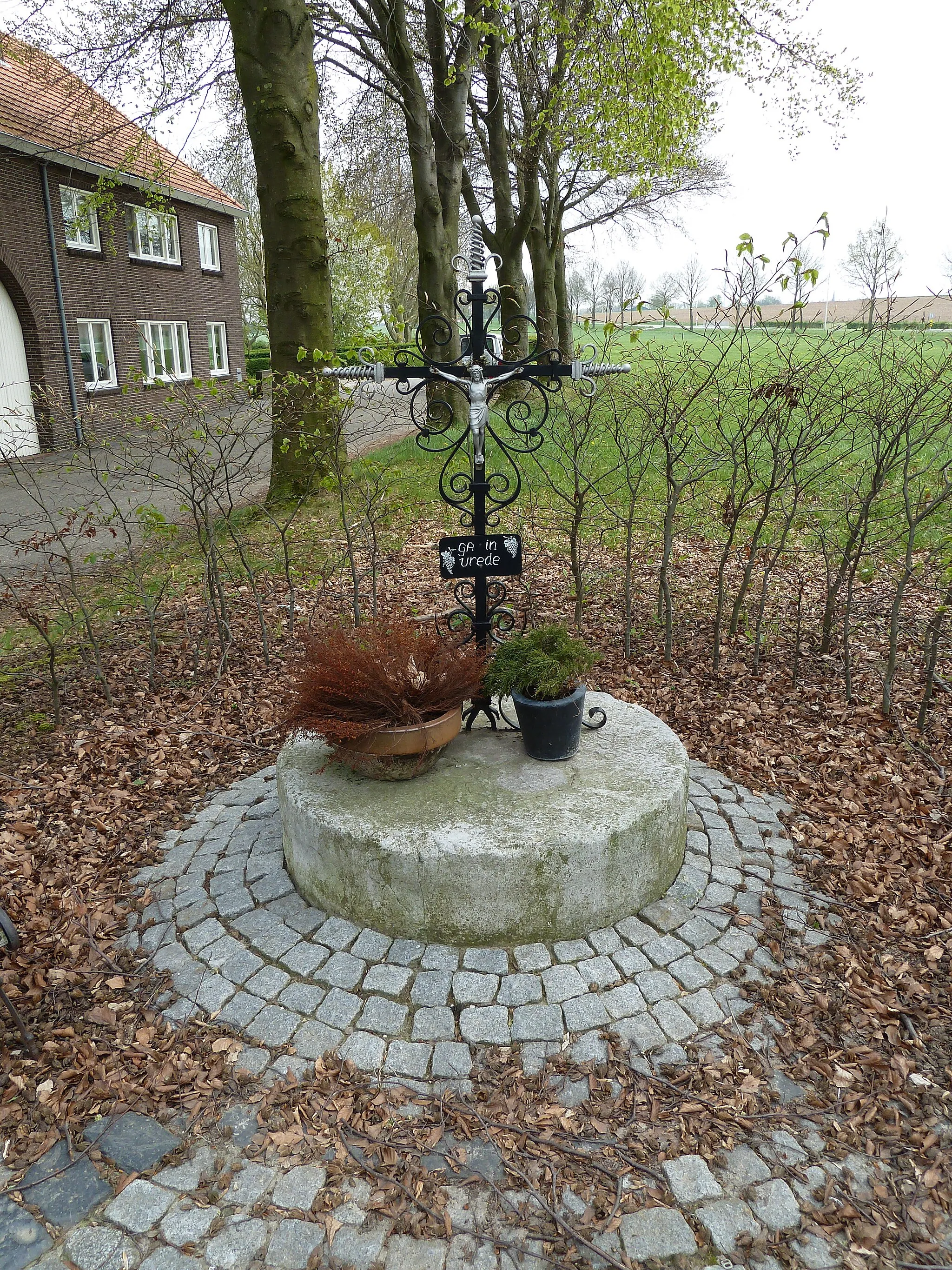 Photo showing: Cross near Etzenrade 11, Jabeek, Limburg, the Netherlands