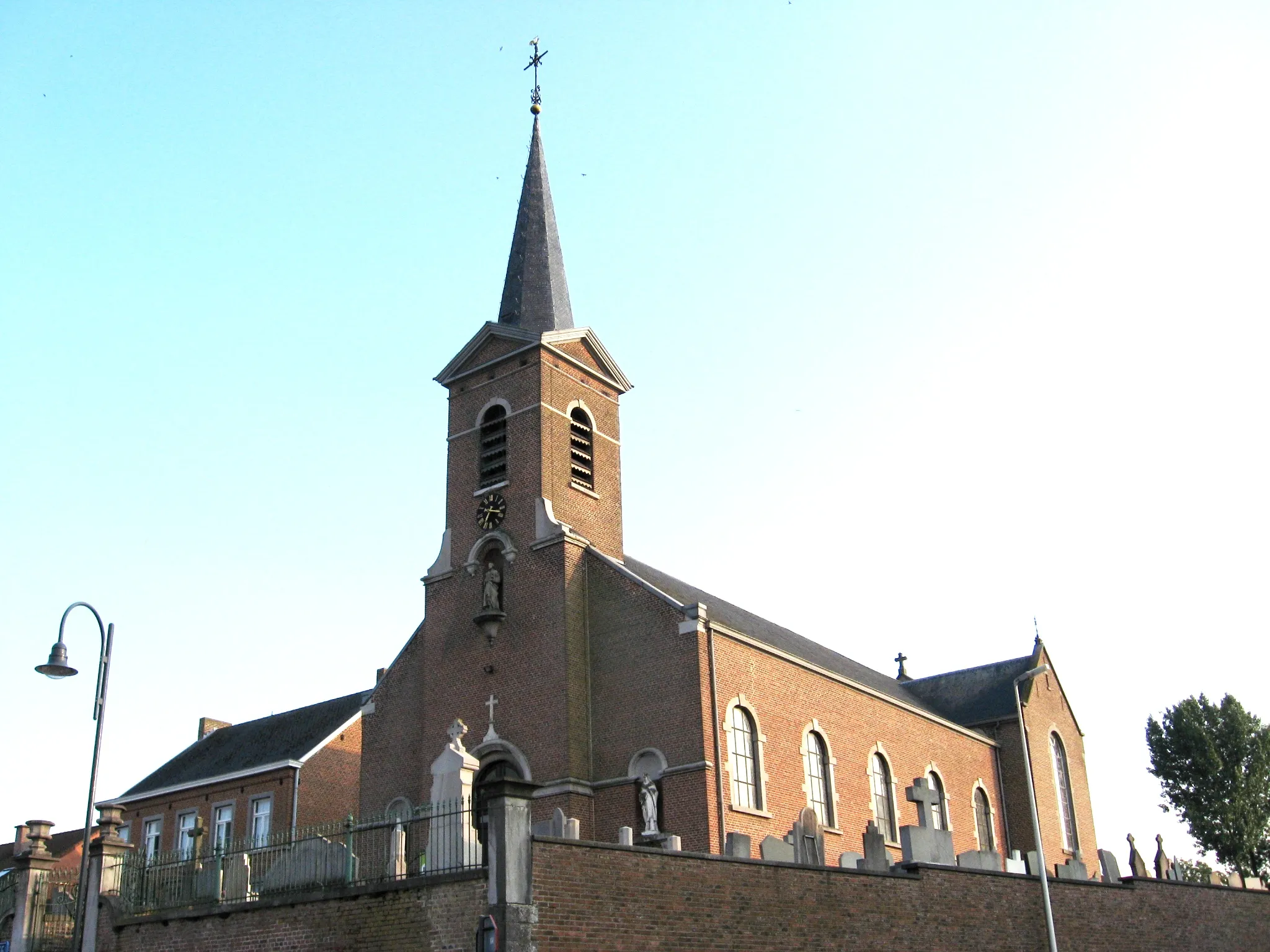 Photo showing: Church of Saint Peter in Borlo, Gingelom, Limburg, Belgium