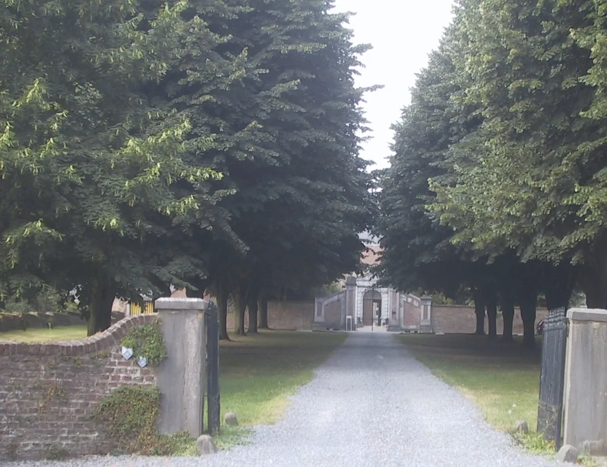 Photo showing: Drève menant au château de Waroux à Alleur, Belgique