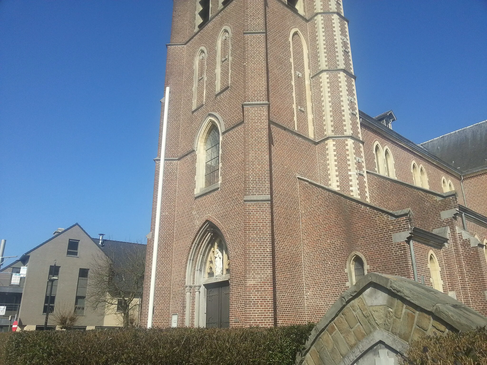 Photo showing: Entrance of the St. Gertrude Church in Beverst