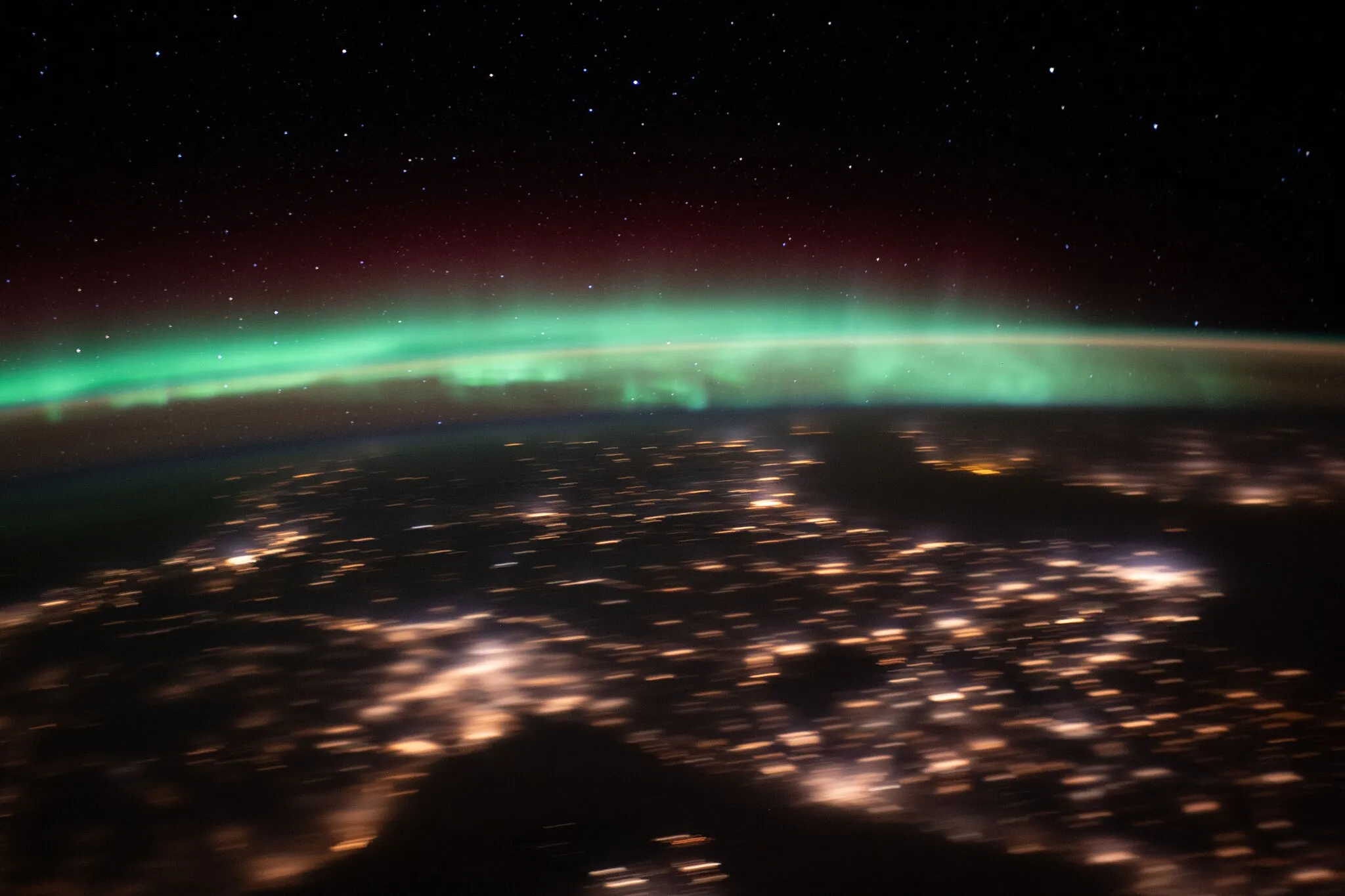 Photo showing: View of Earth taken during ISS Expedition 64.