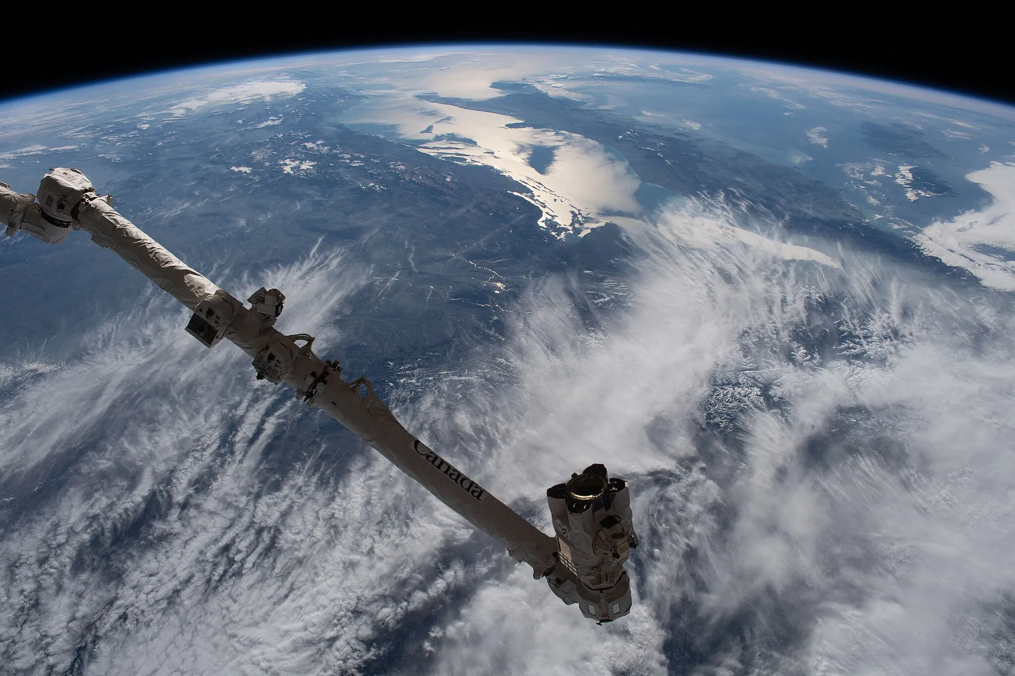 Photo showing: View of Earth taken during ISS Expedition 62.