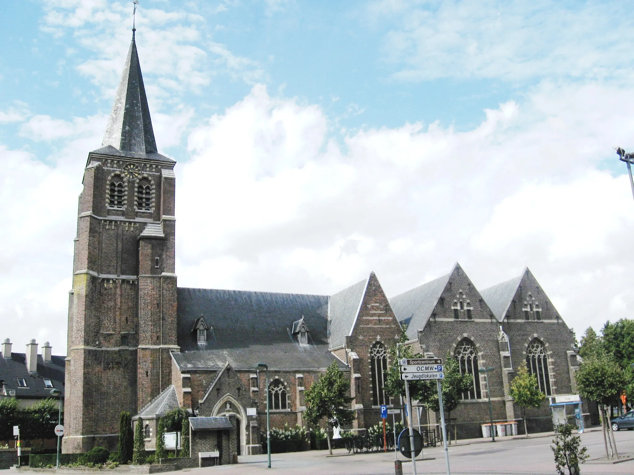 Photo showing: Church of Saint Martin in Meeuwen, Meeuwen-Gruitrode, Limburg, Belgium