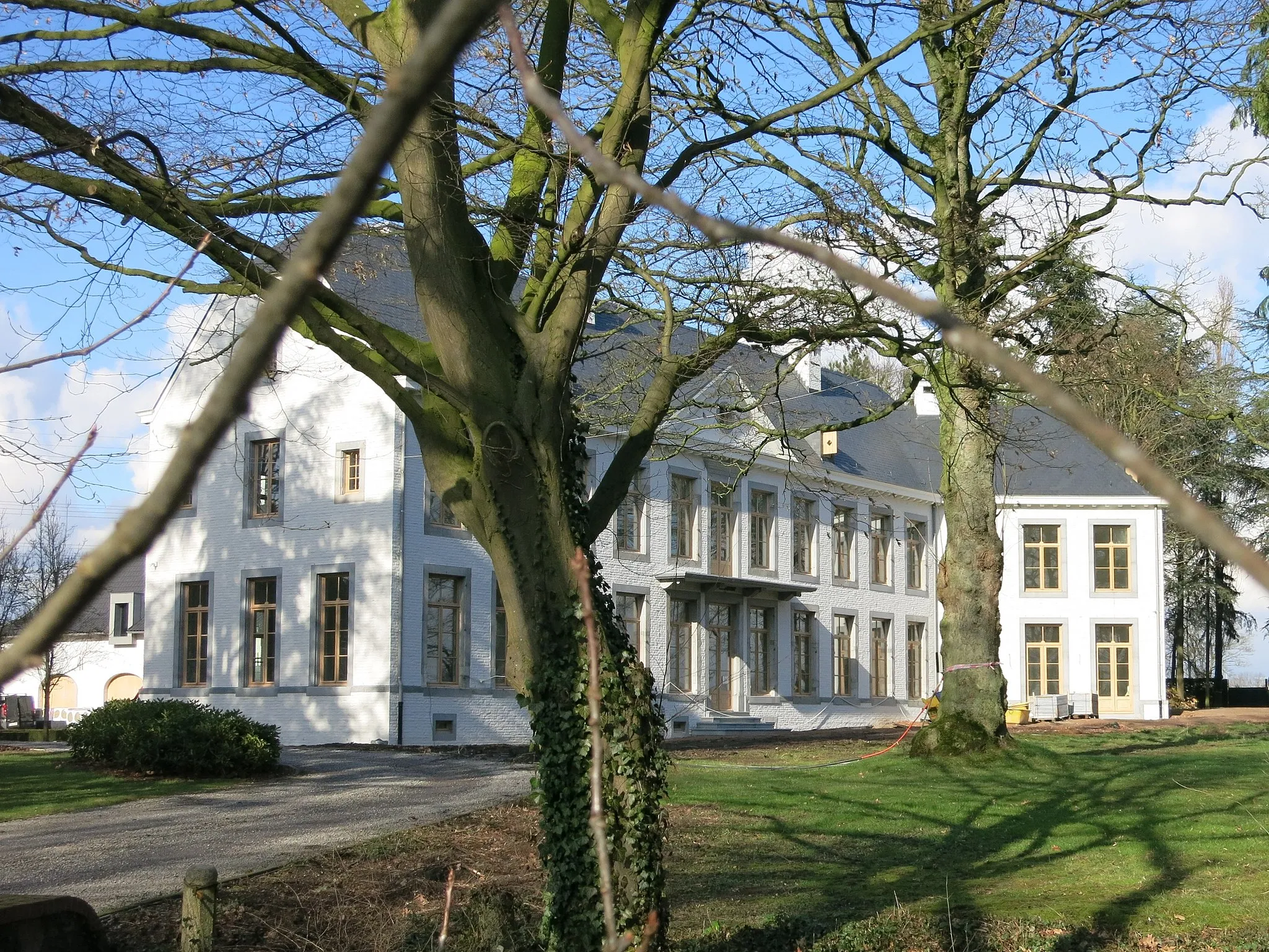 Photo showing: Kasteel Henegauw herbouwd na afbraak van de ruïne