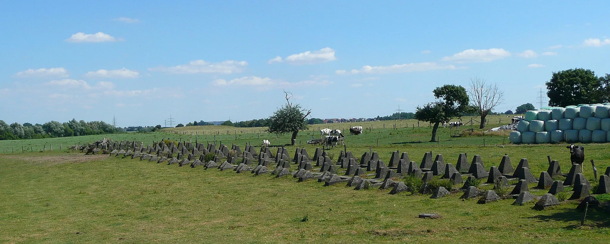 Photo showing: Anti-tank obstacle near Horbach, Aachen (part of the Siegfried Line)
