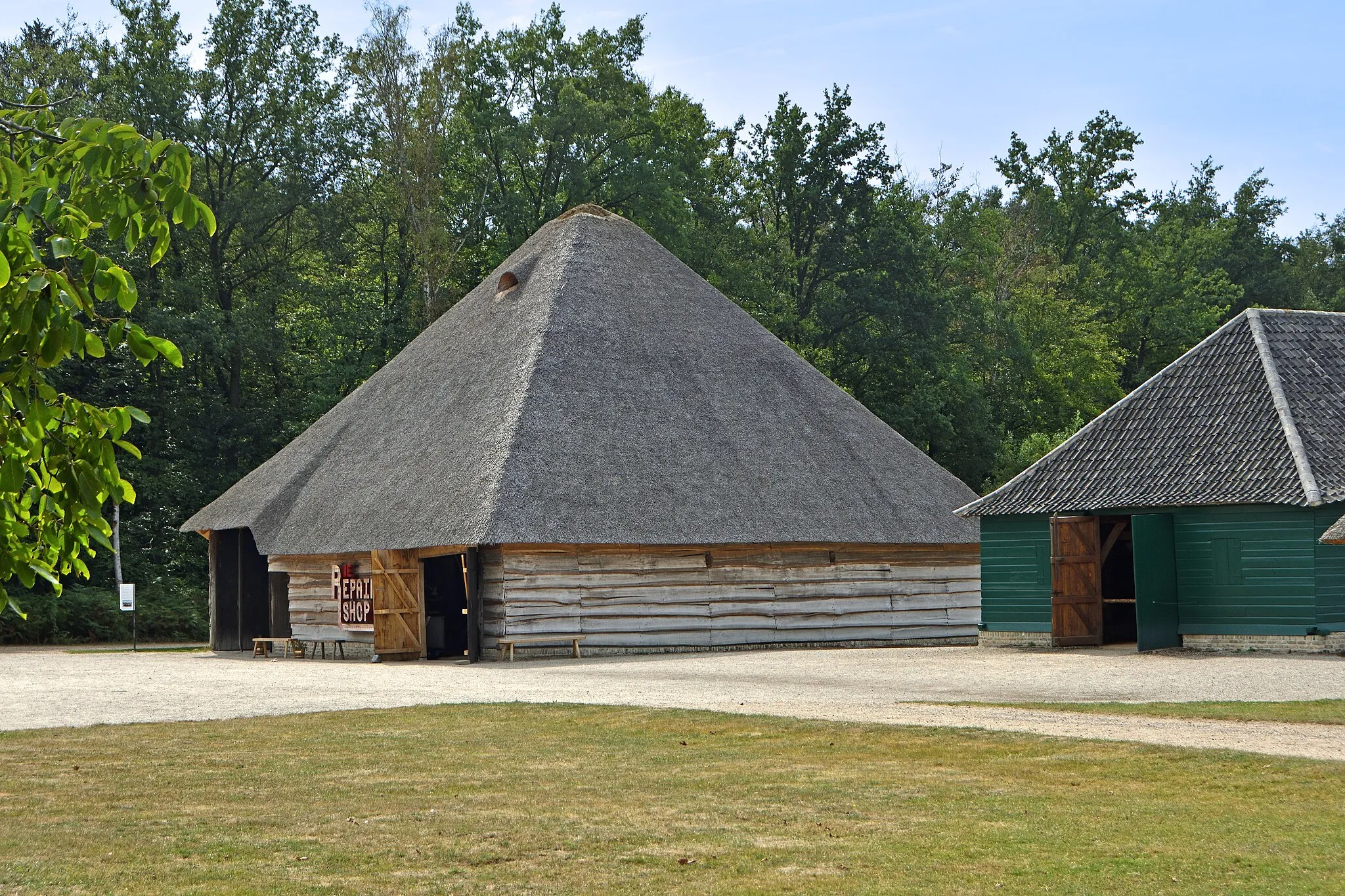 Photo showing: Mountain barn from Lo-Reninge (XVIII c), Bokrijk open-air museum, Beglium