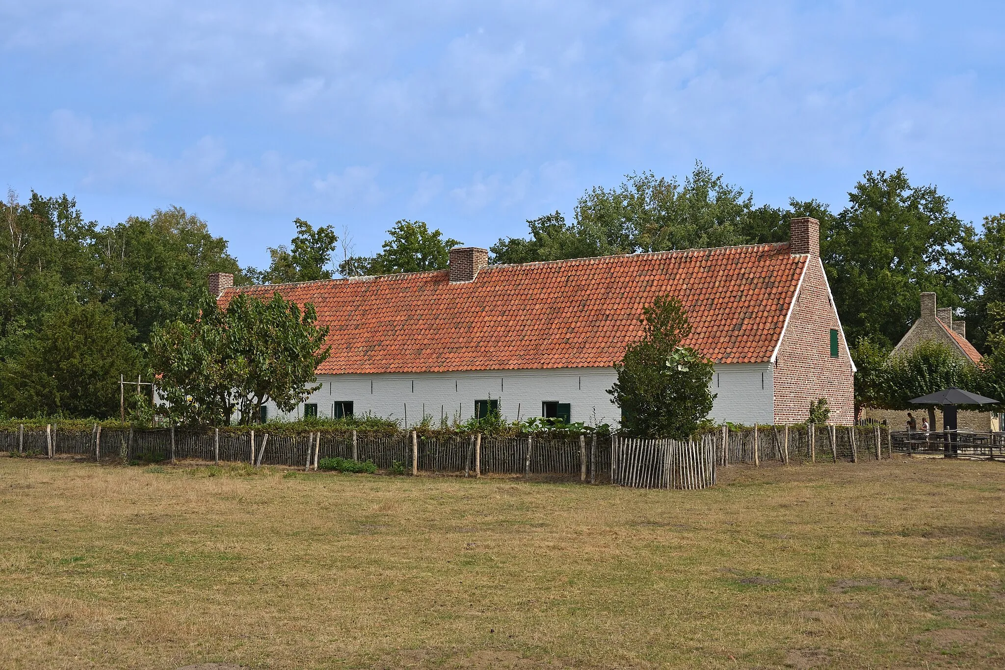 Photo showing: One of workers' houses from Meulebeke (~1800), Bokrijk open-air museum, Belgium