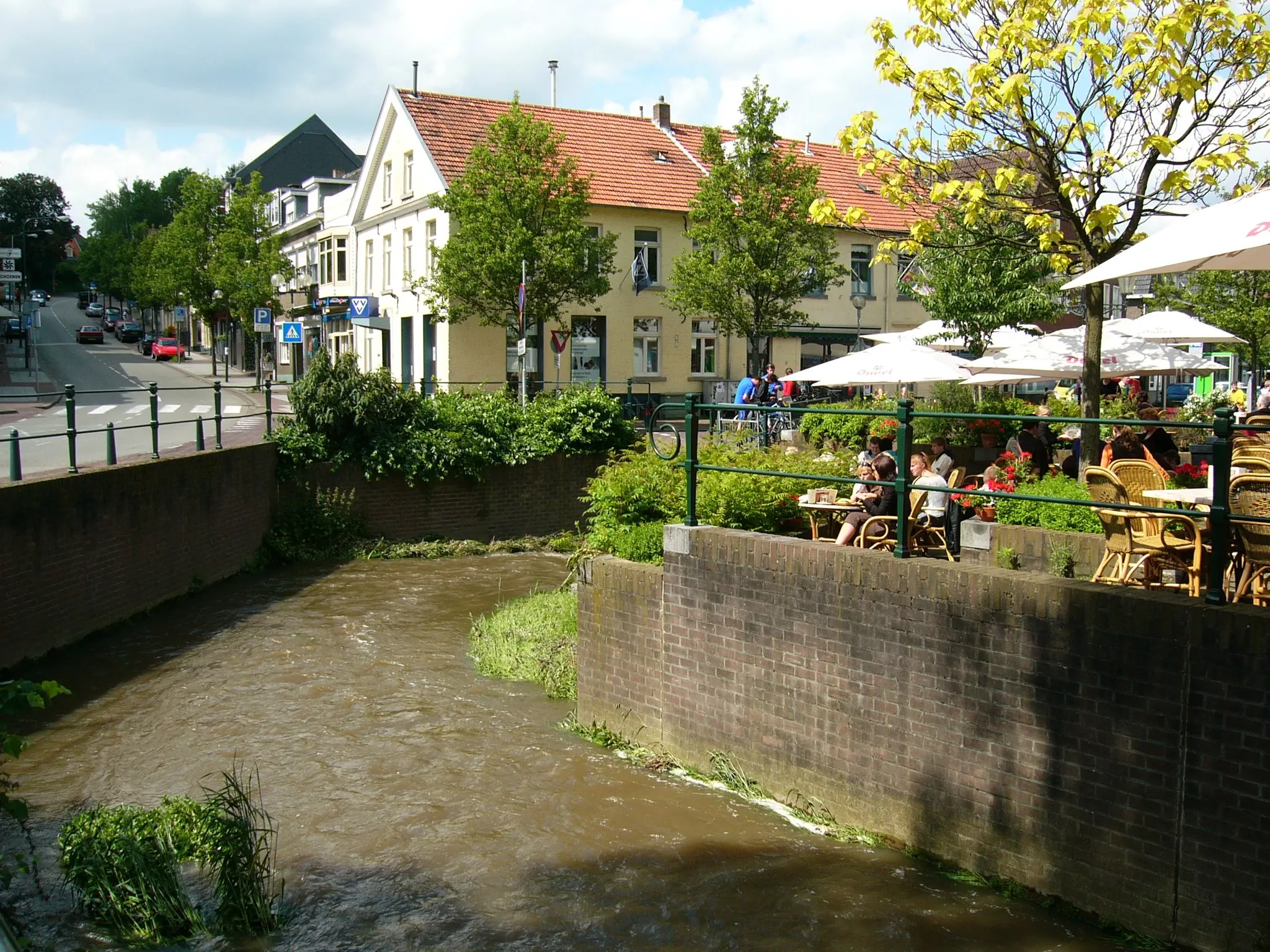 Photo showing: Zicht op een deel van de Dorpsstraat in het centrum van Gulpen