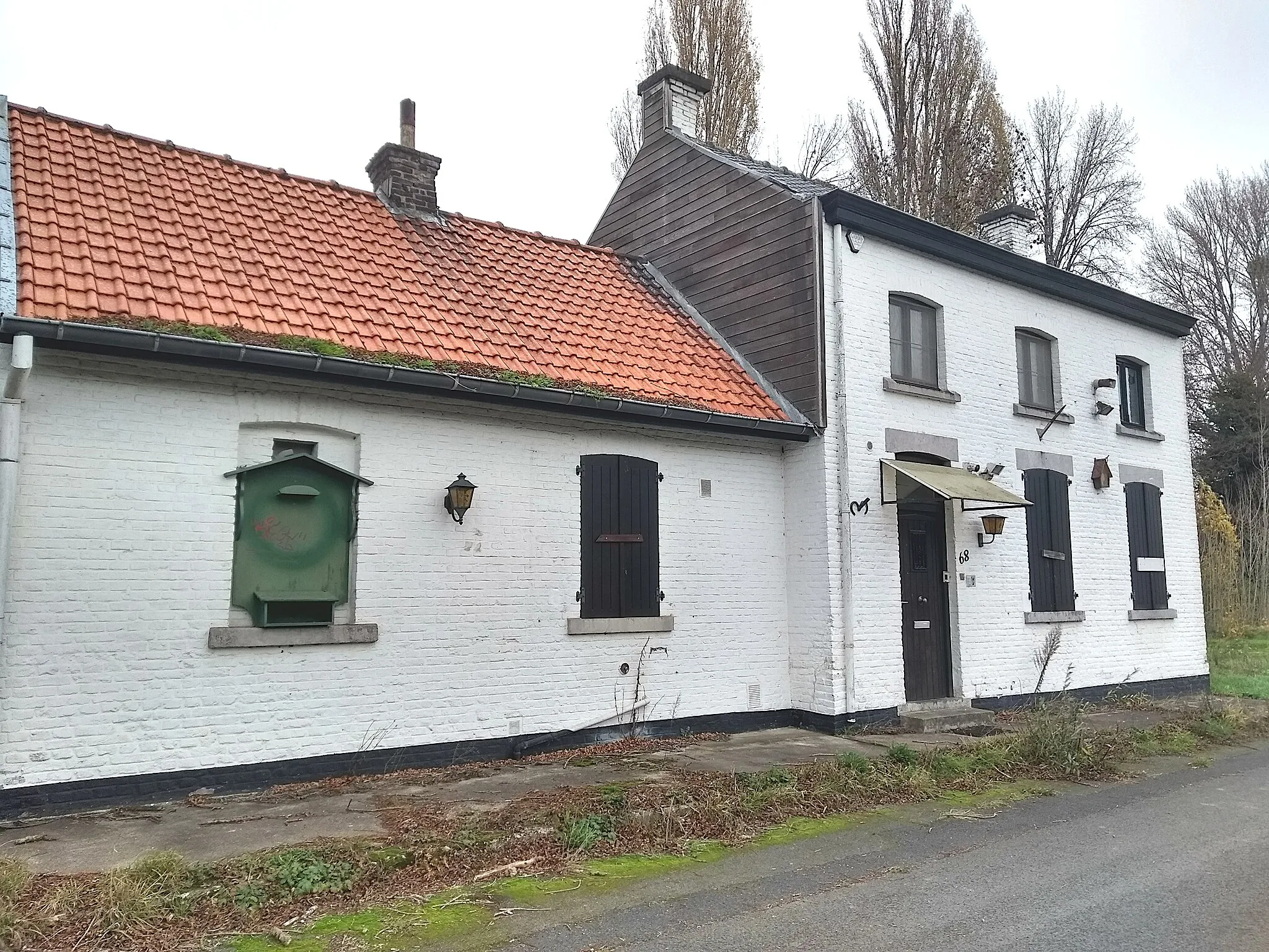 Photo showing: Brugwachtershuis uit het midden van de 19de eeuw aan het jaagpad van de Zuid-Willemsvaart in Neerharen (Lanaken)