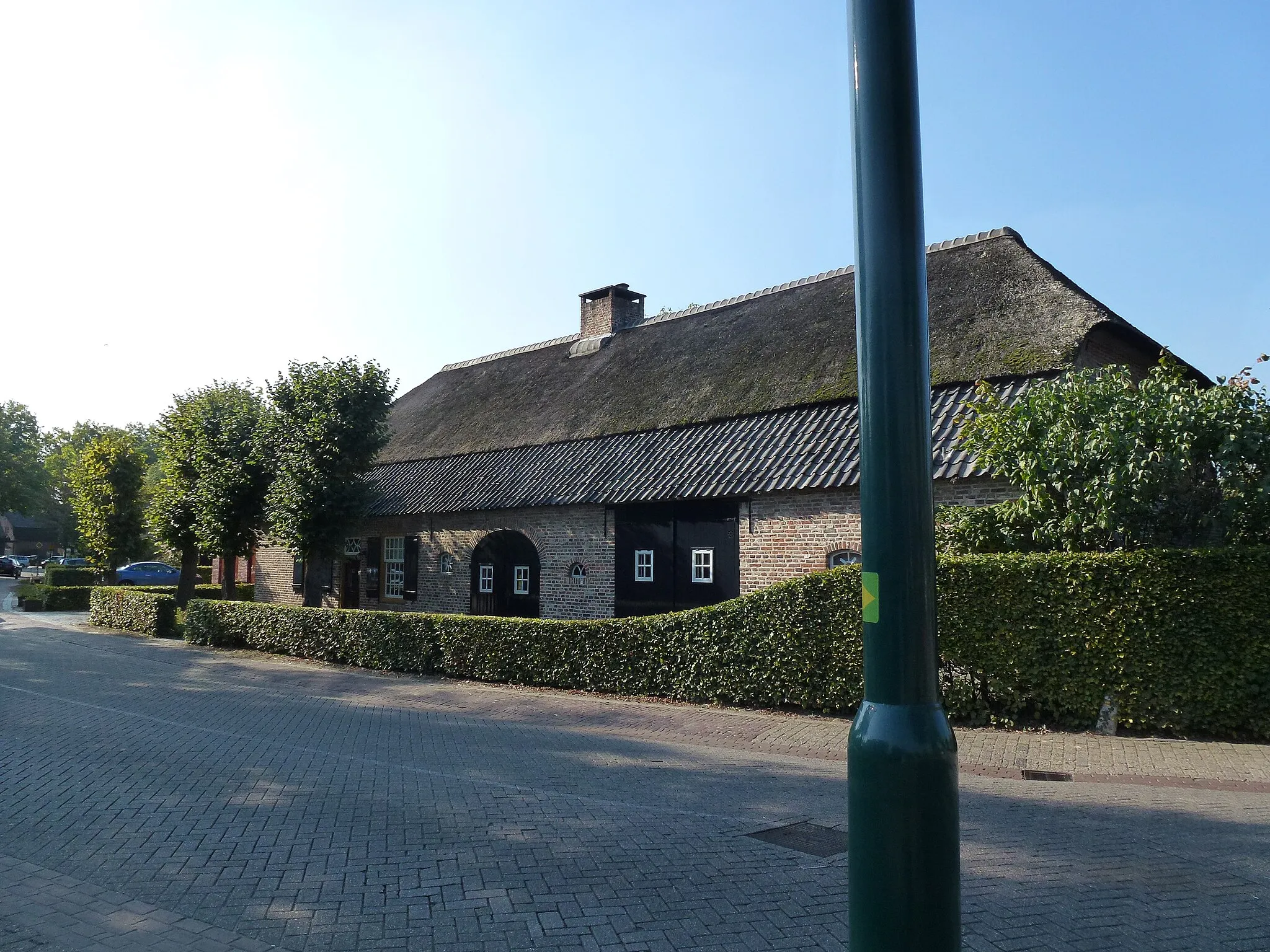 Photo showing: Oostrikkerstraat 26 Leende Monument 23989