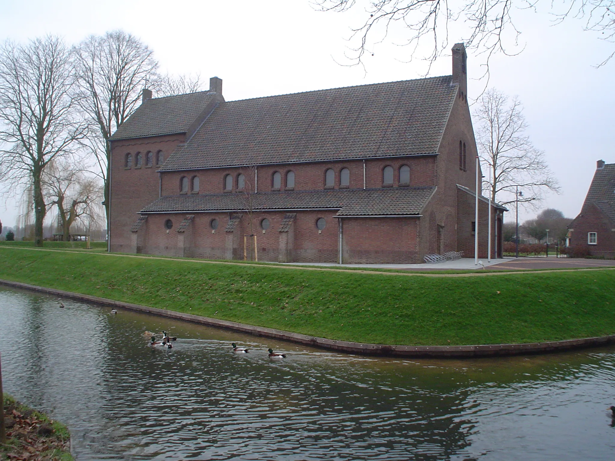 Photo showing: The Saint Hiëronymus and Antoniuschurch in the village Laar, near Weert, the Netherlands.