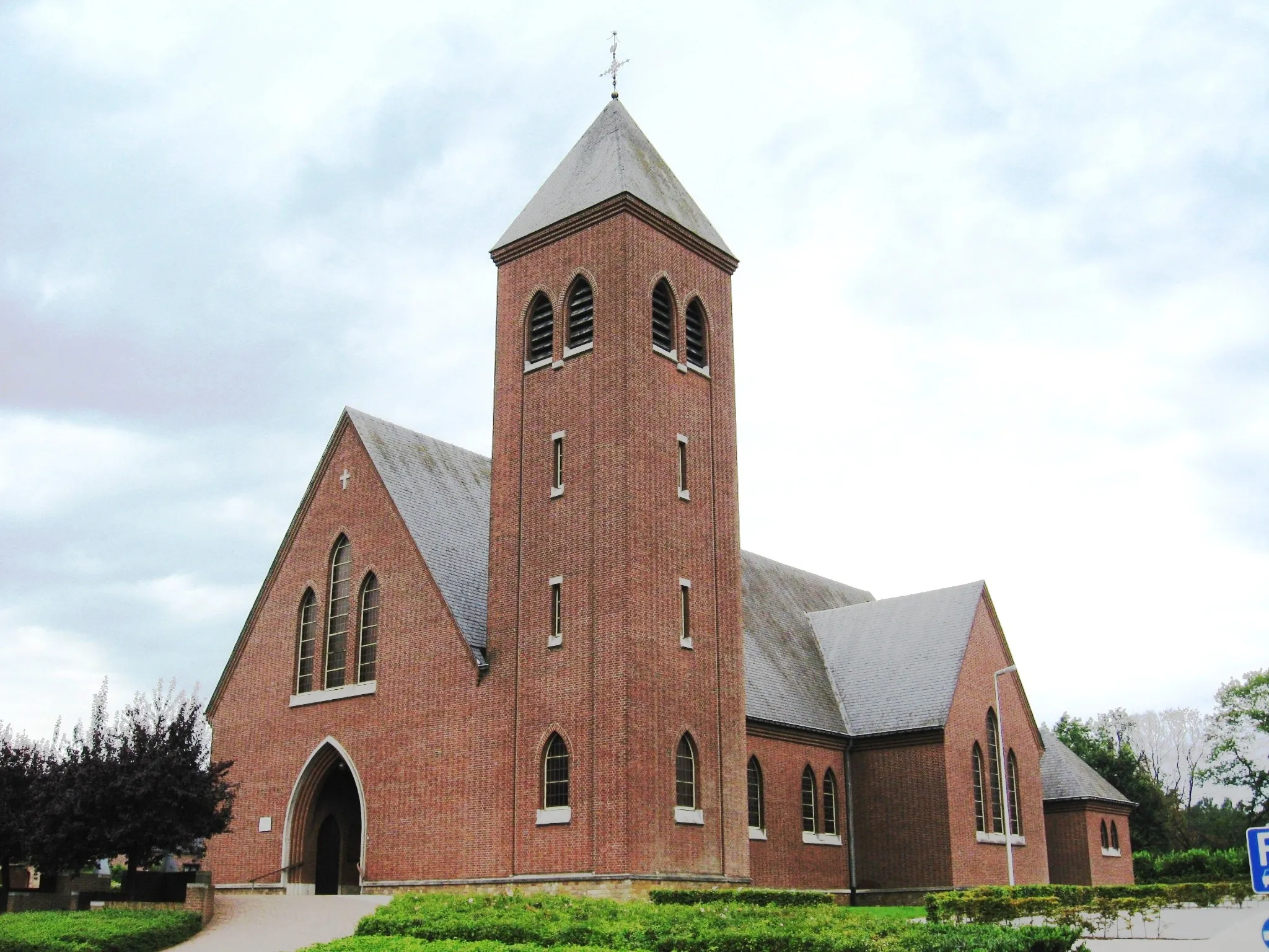 Photo showing: Church of Saint Roch in Lummen (Genenbos), Limburg, Belgium