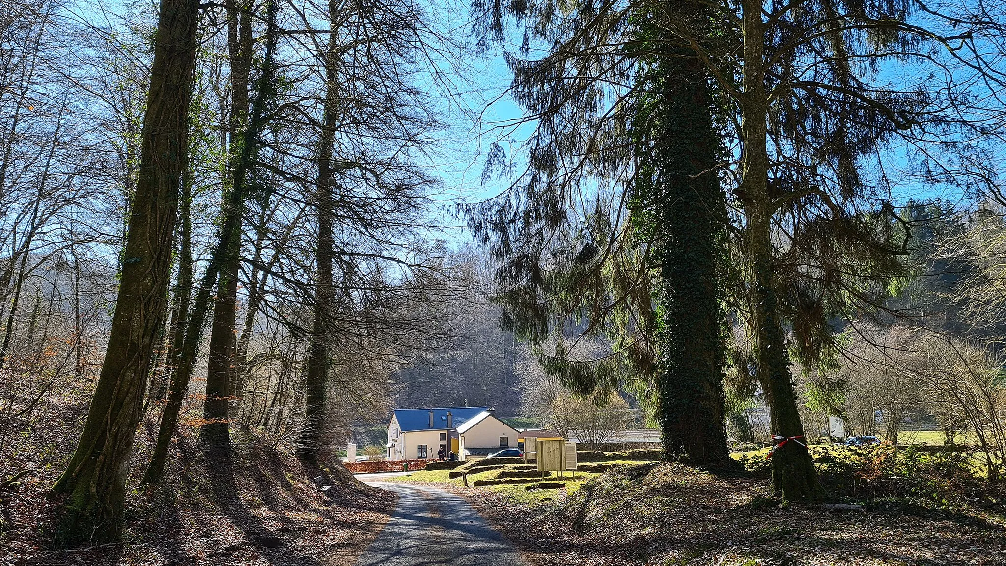 Photo showing: The Gallo-Roman station of Chameleux near the Belgian city of Florenville is pleasant, peaceful, and is surrounded by an enchanting forest. It was located on the ancient Roman roadway from Reims to Tier. The station existed from Claudian times until early in the 5th century AD, serving as a relay for the Roman soldiers and the travelers.