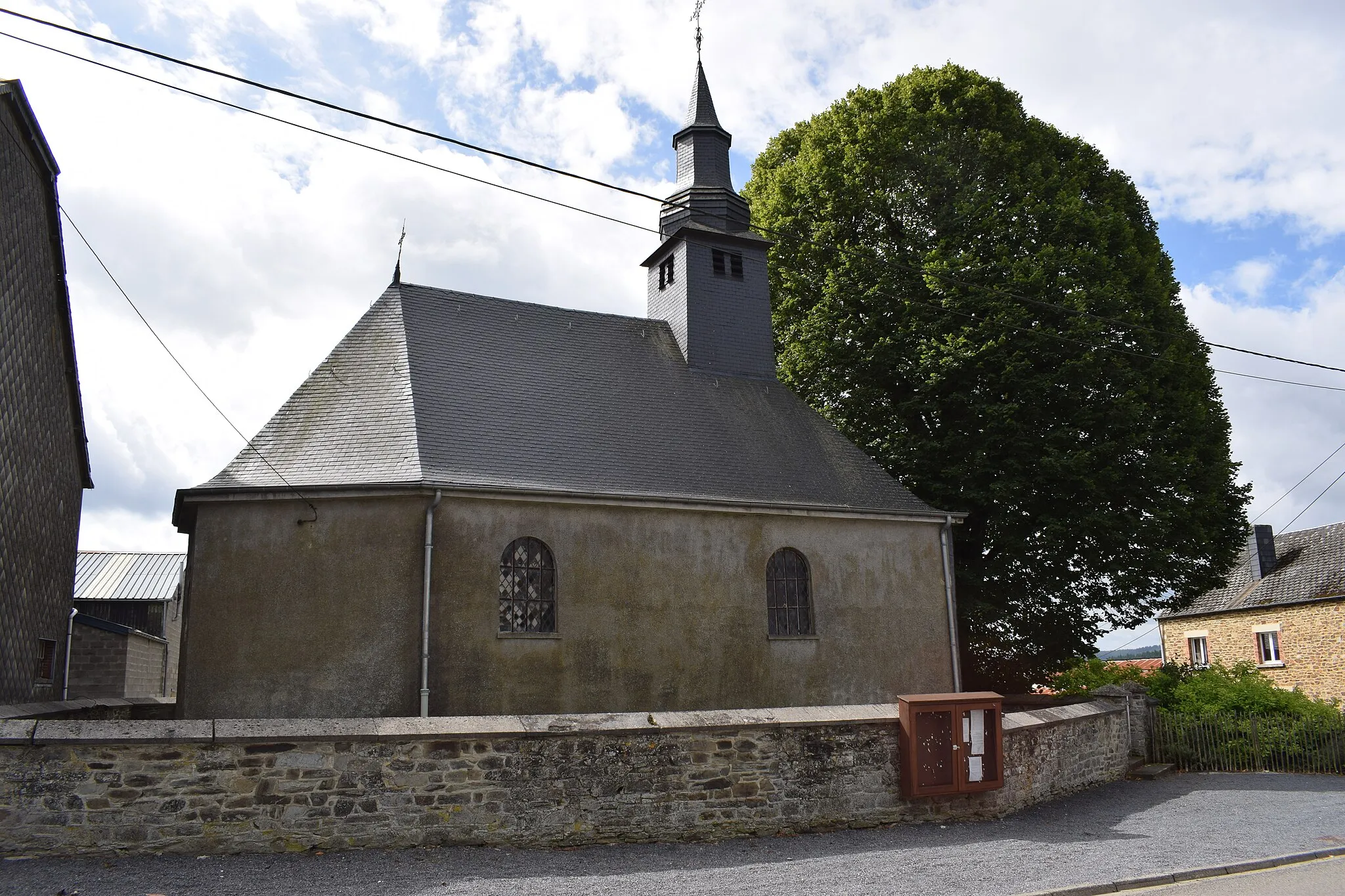 Photo showing: Vue du village de Curfoz, dans la commune de Bouillon (province de Luxembourg, en Belgique).