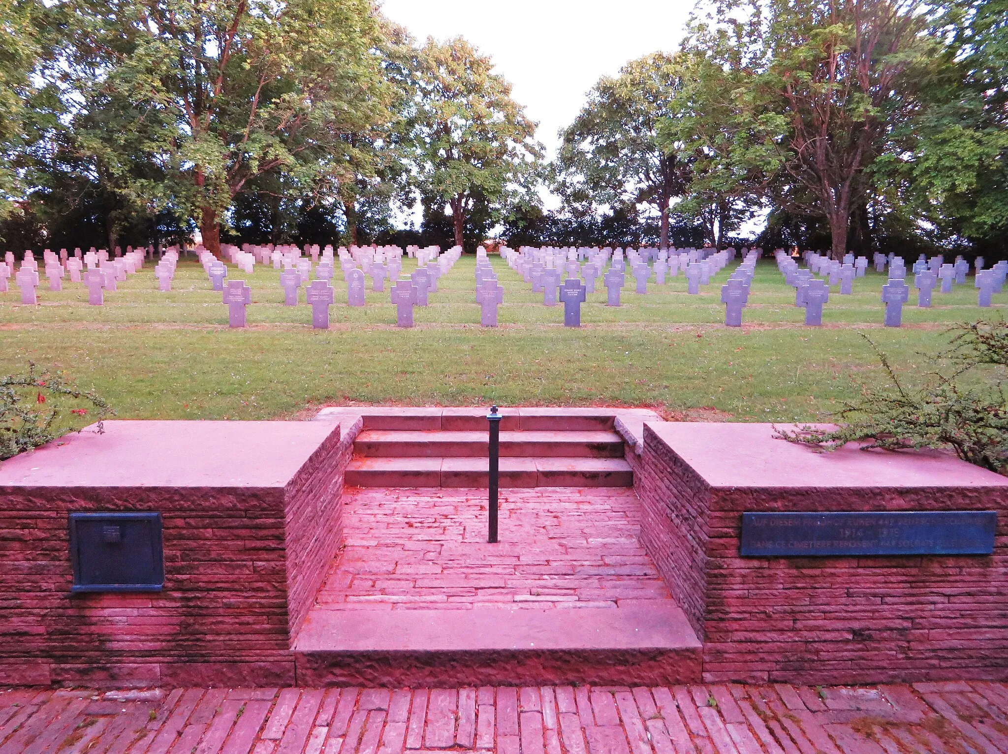 Photo showing: Liny Dun cimetiere militaire allemand