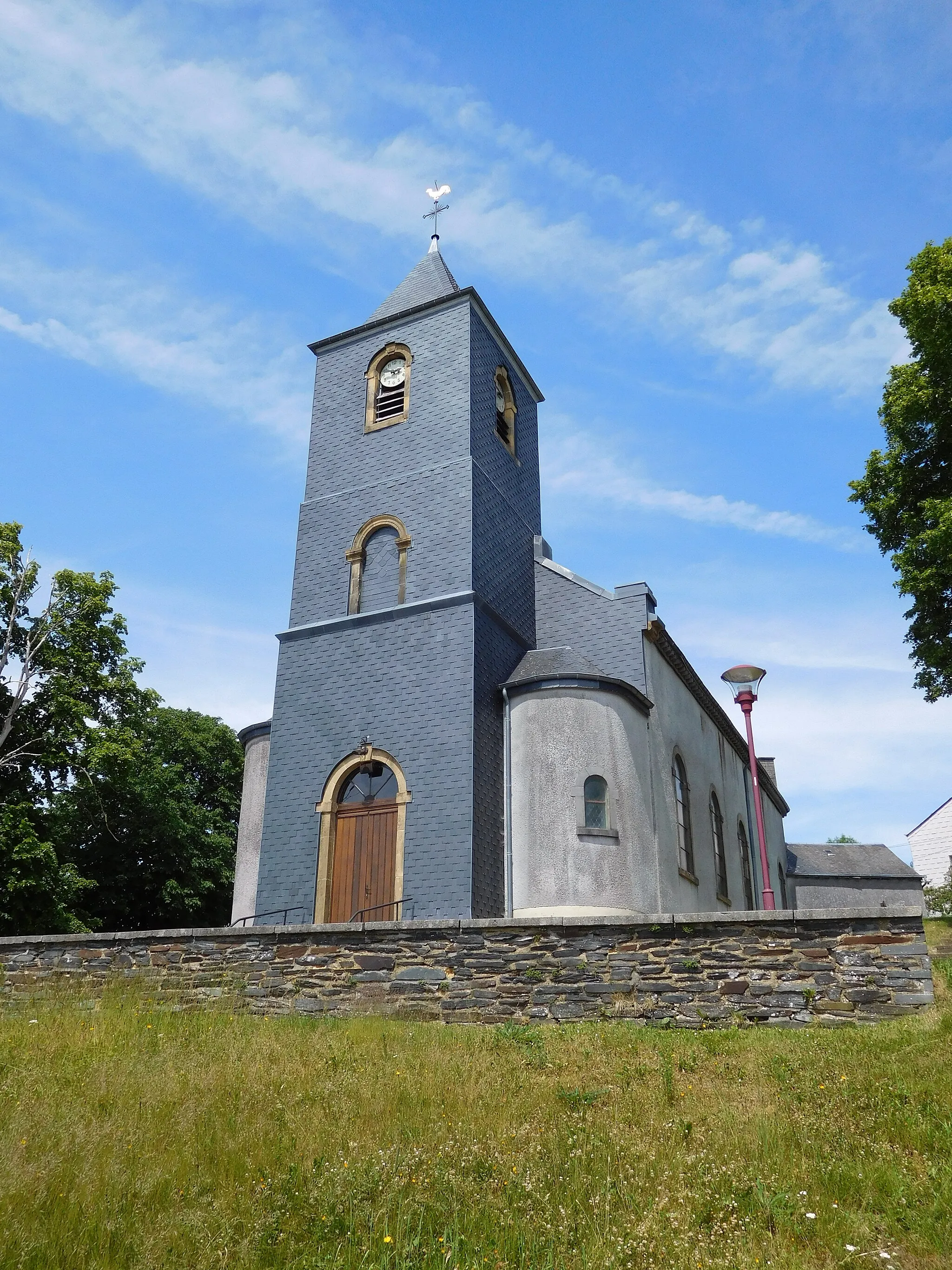 Photo showing: Saint-Blaise est l'église paroissiale de Thibessart, un village en bordure de la forêt d'Anlier, en Belgique (Commune de Léglise)