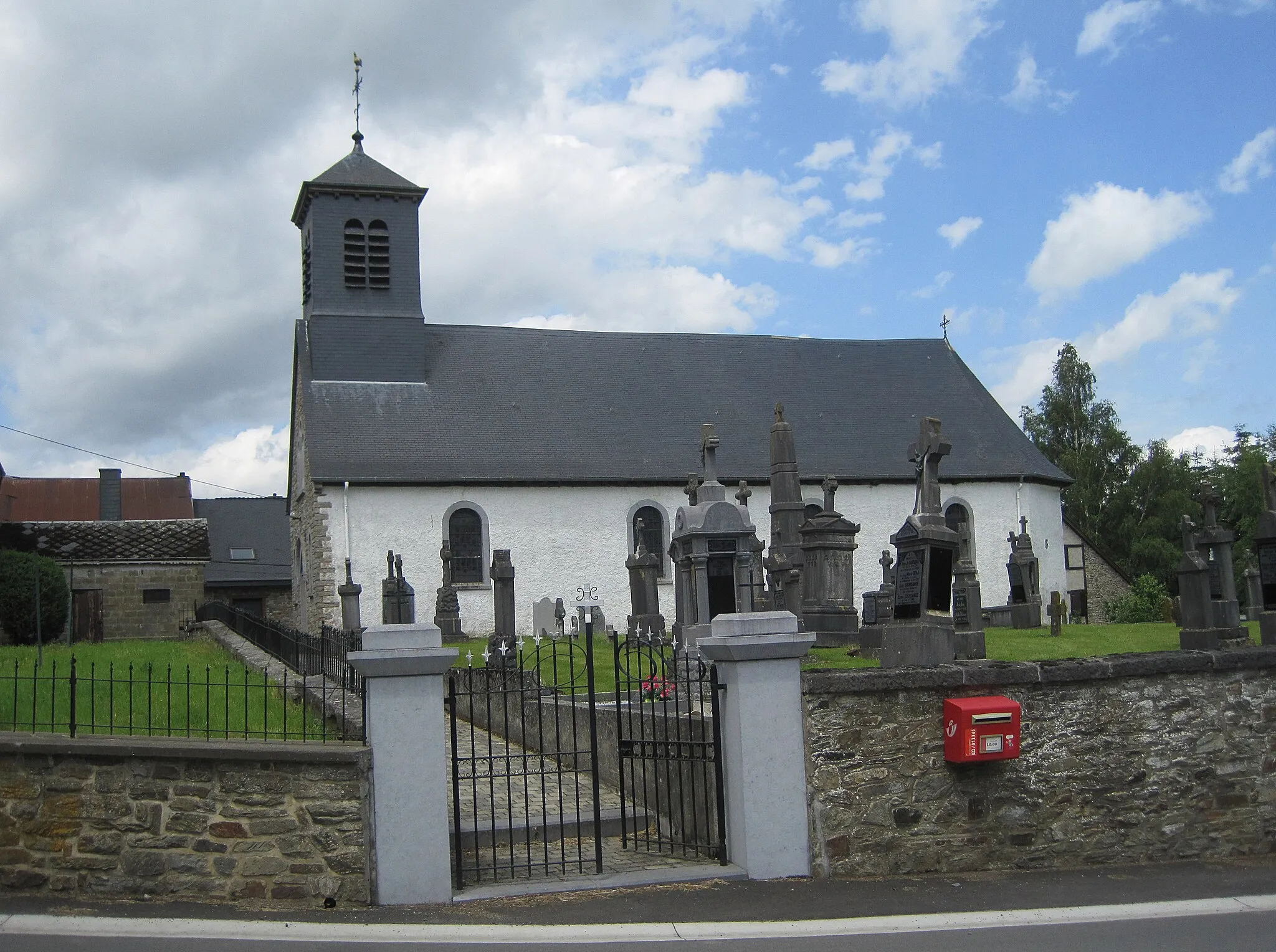 Photo showing: Rondu (Belgique), l'église Saint-Etienne (XVIIème siècle).