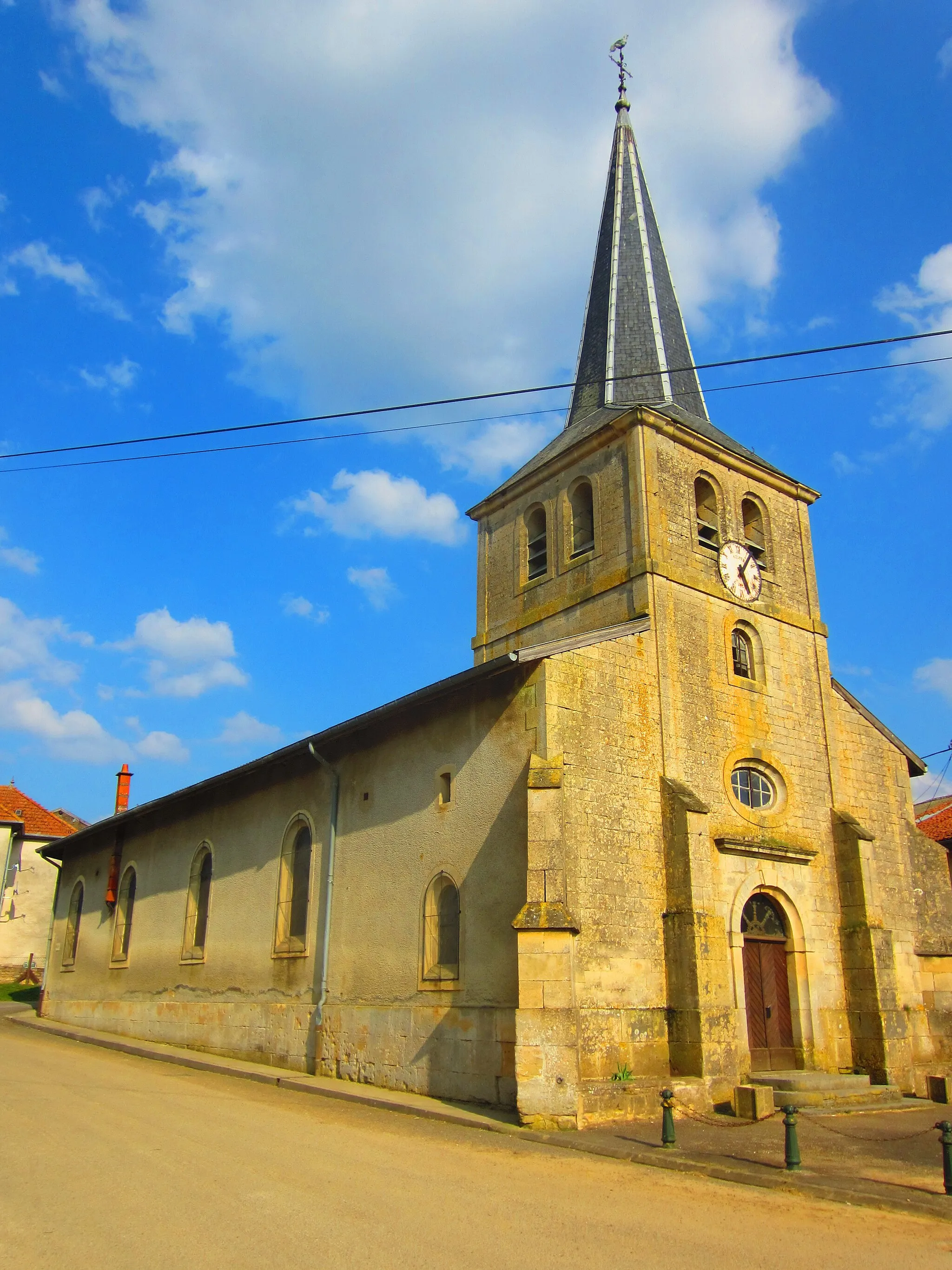 Photo showing: Delut church