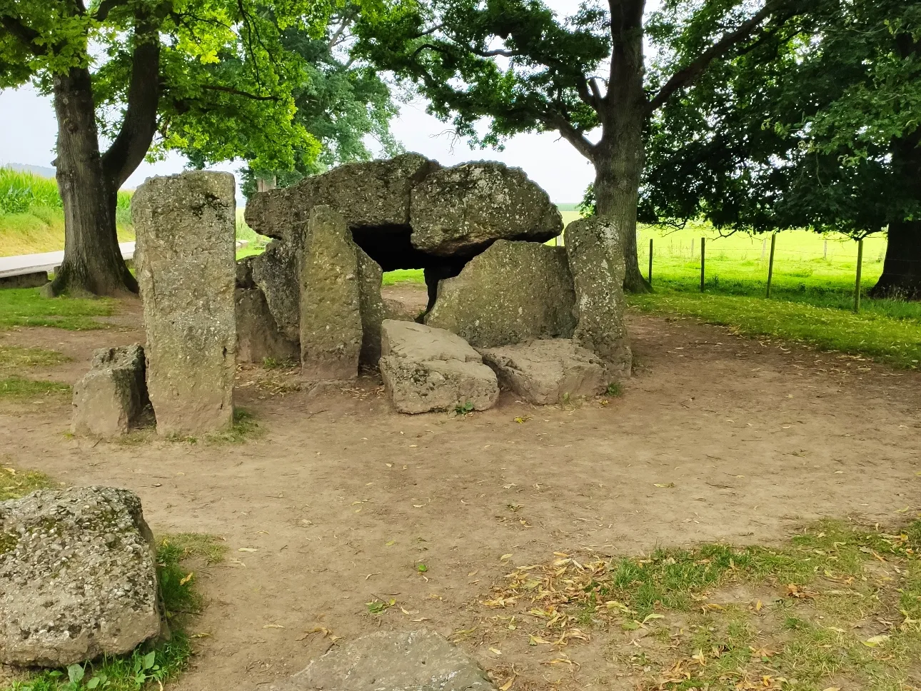 Photo showing: De noordelijke dolmen of Wéris 1 in de provincie Luxemburg