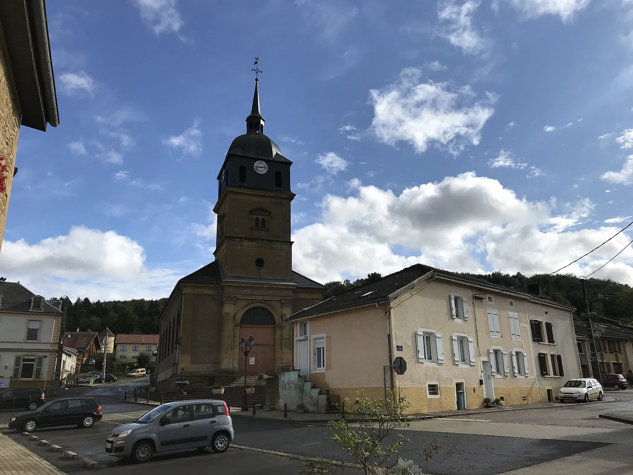 Photo showing: Charency-Vezin - centre