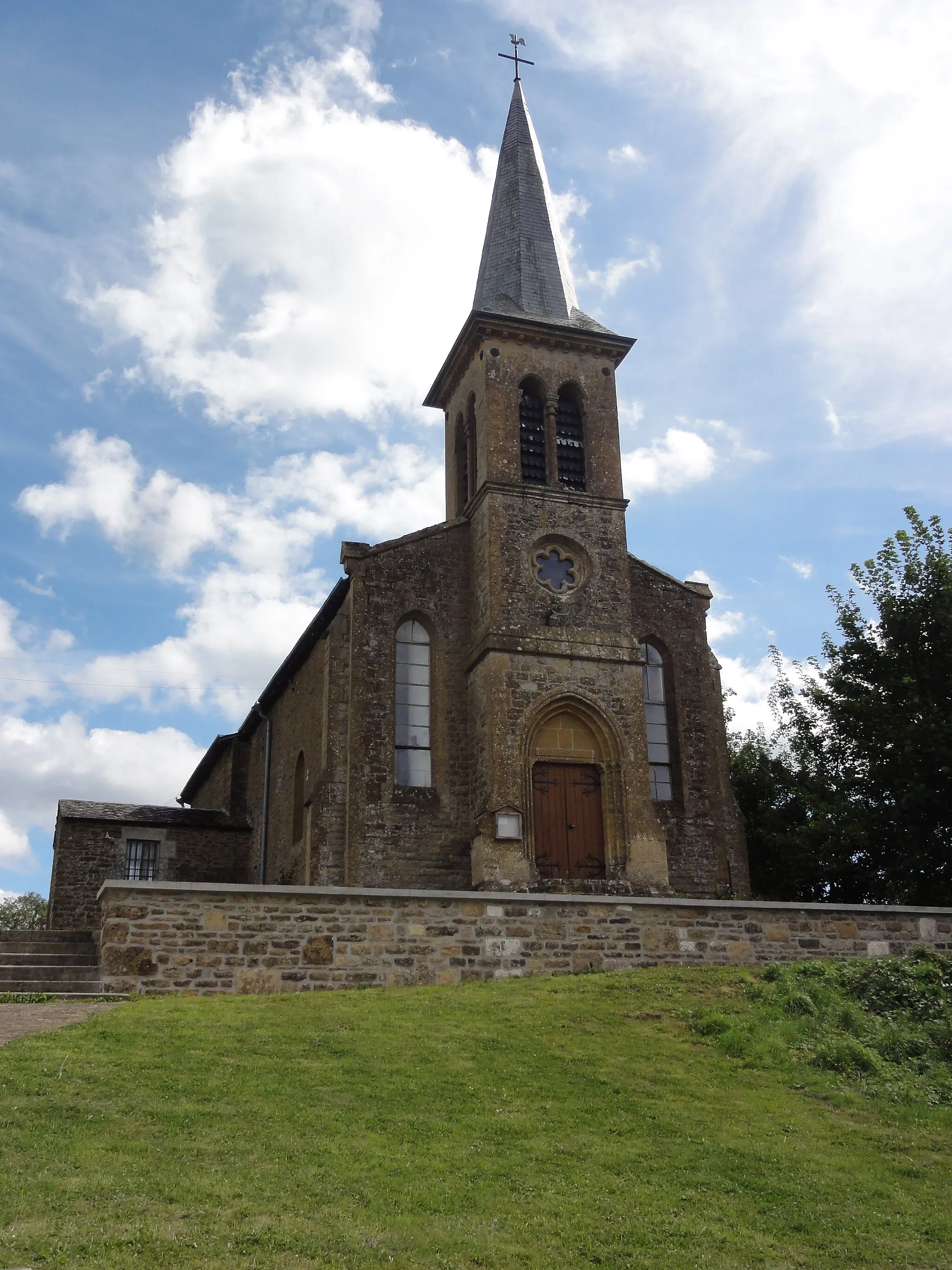 Photo showing: Étalle (Ardennes) église