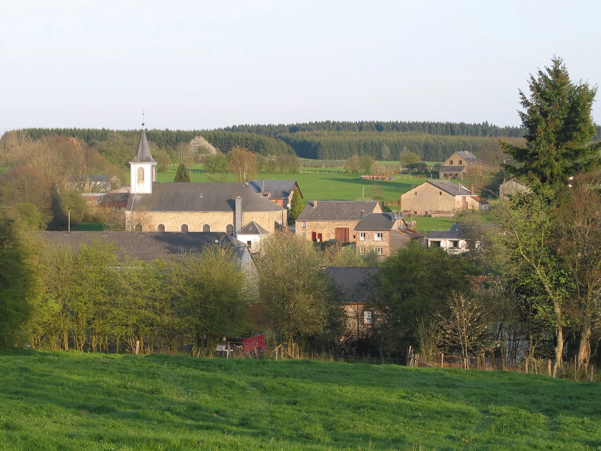 Photo showing: Transinne (Belgium), the village seen from the rue du Chêne.