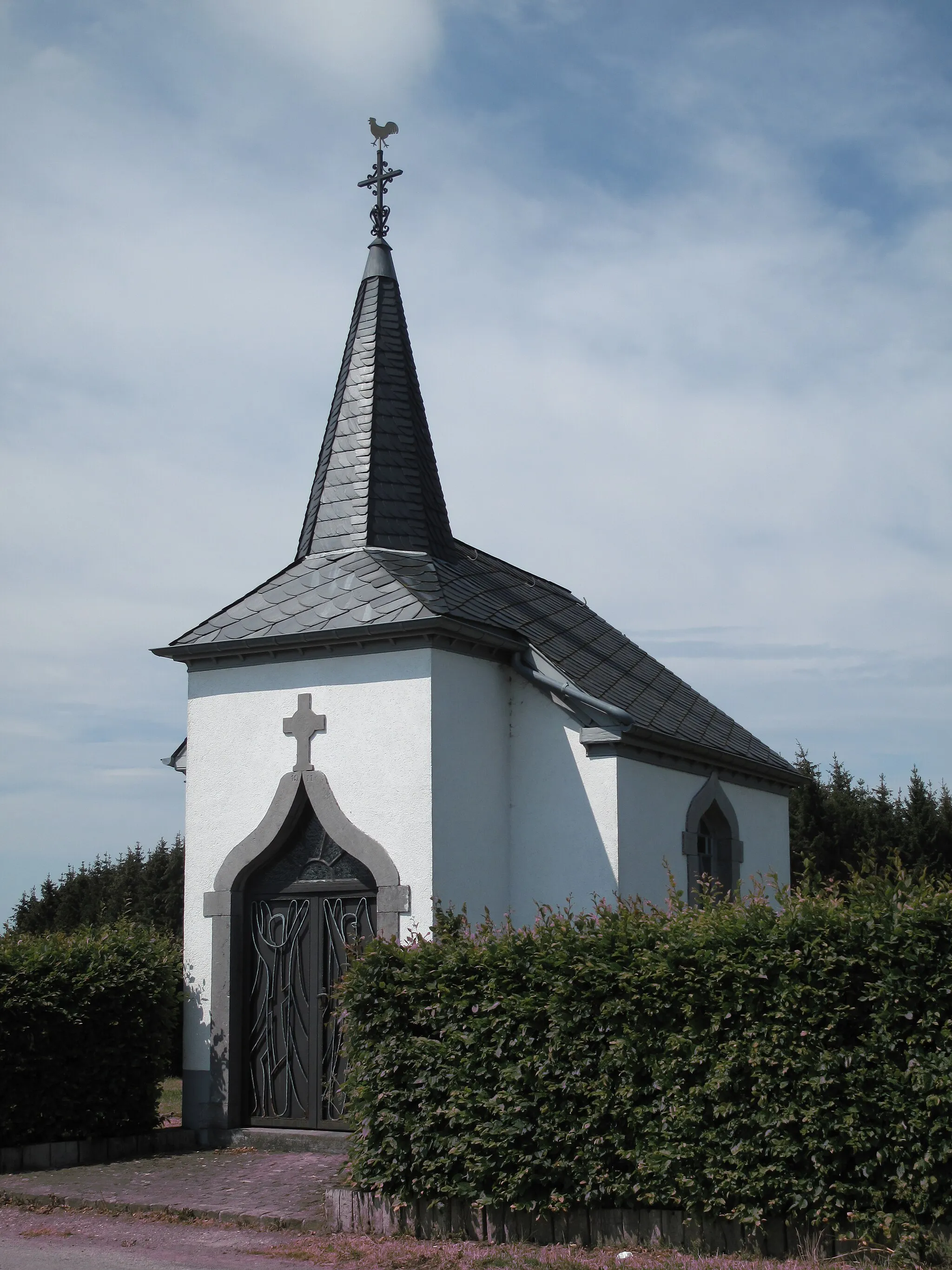Photo showing: Lancaster Memorial, chapel near Lancaster Memorial