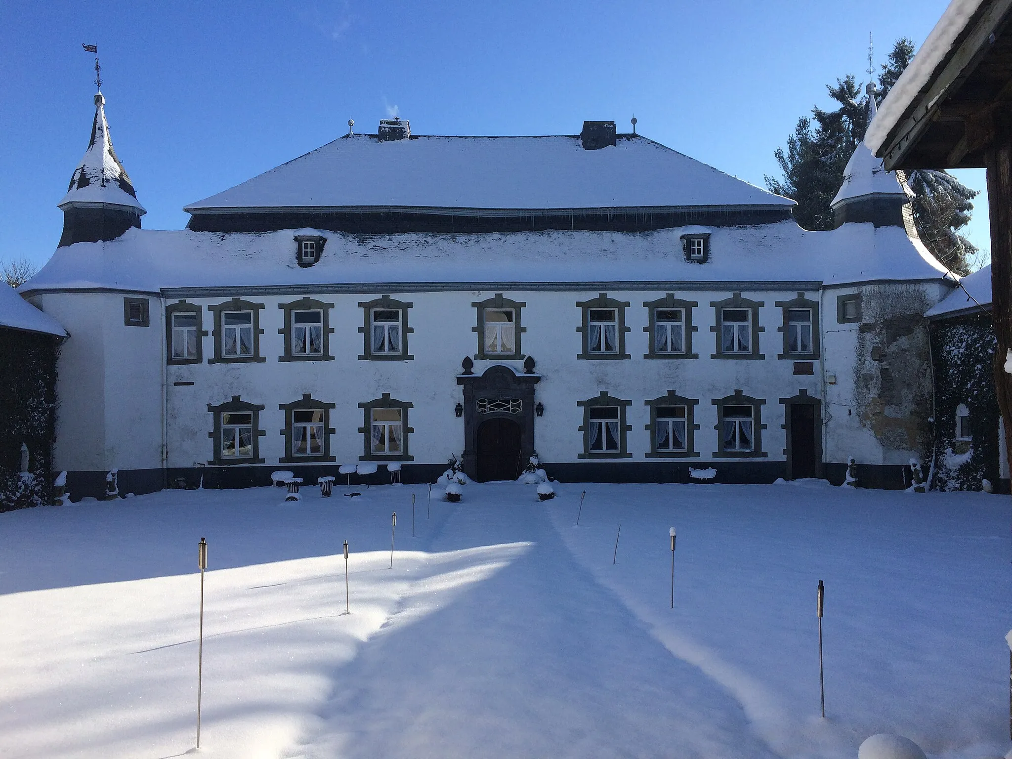 Photo showing: Interior gardens Chateau de Steinbach winter 2016